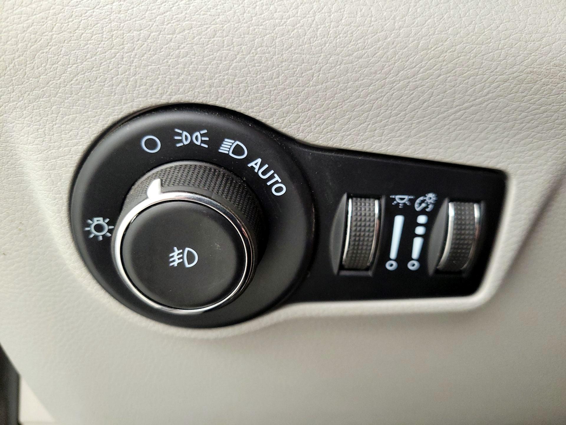 Thumbnail: 2023 Jeep Compass - 13