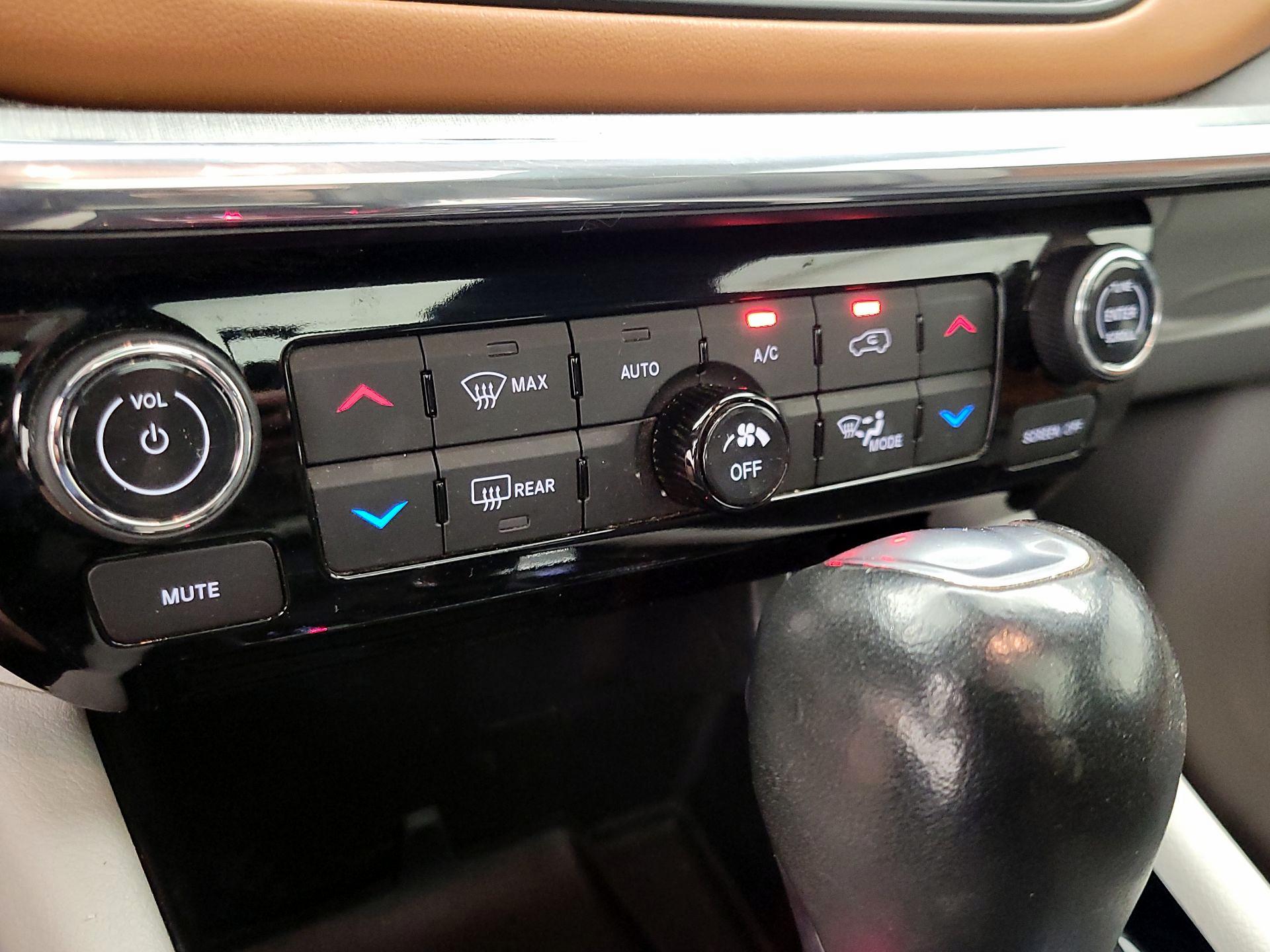 Thumbnail: 2023 Jeep Compass - 16