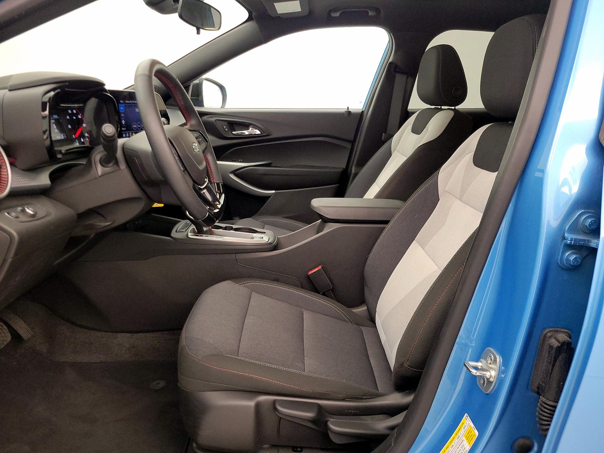Thumbnail: 2025 Chevrolet Trax - 11