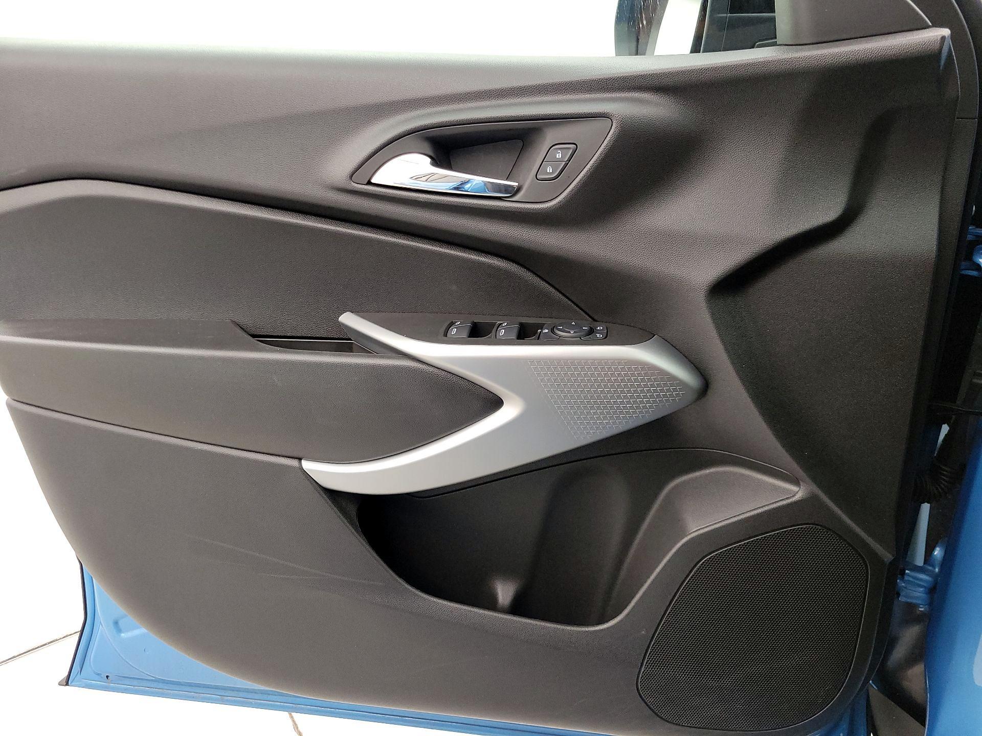 Thumbnail: 2025 Chevrolet Trax - 12