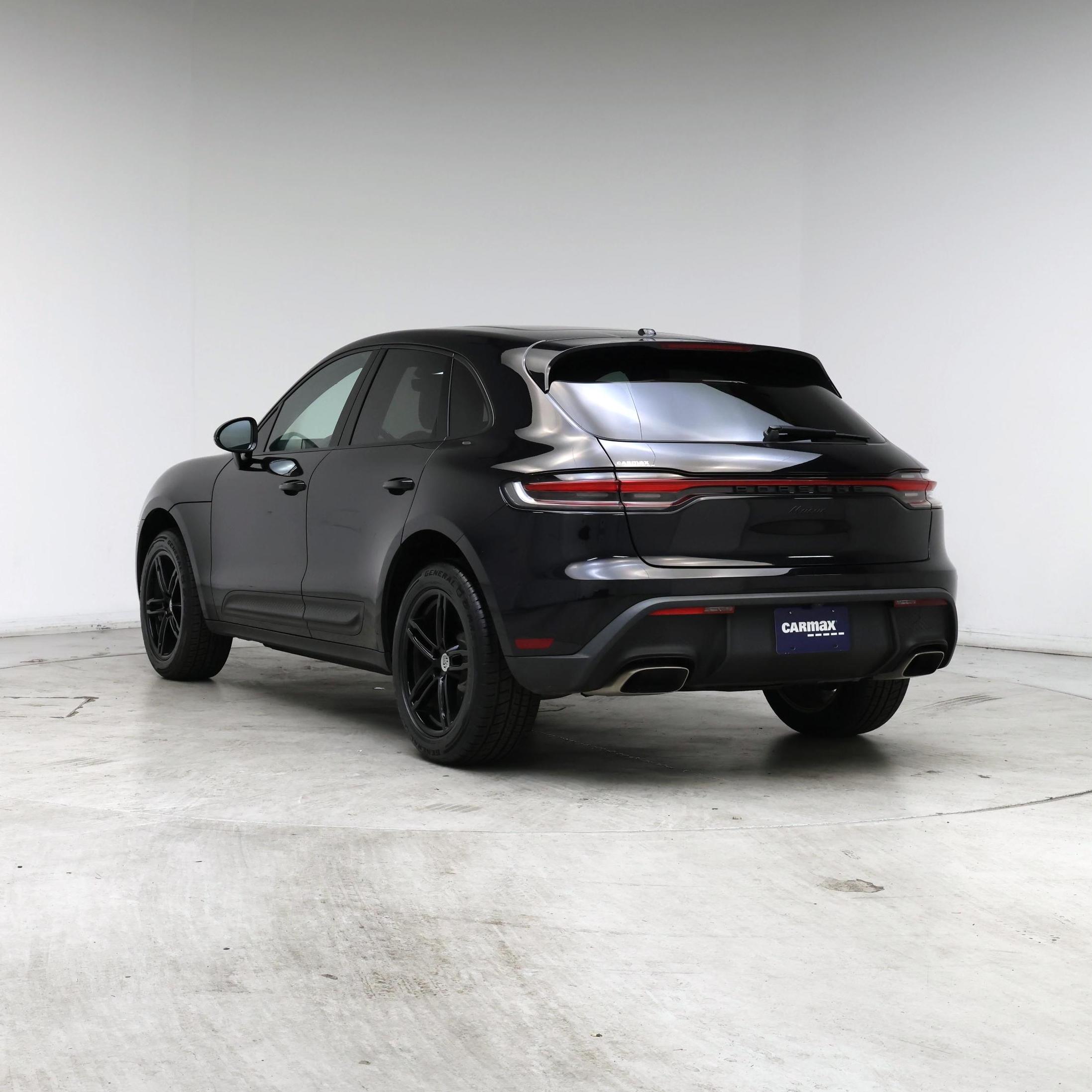 Thumbnail: 2022 Porsche Macan - 2