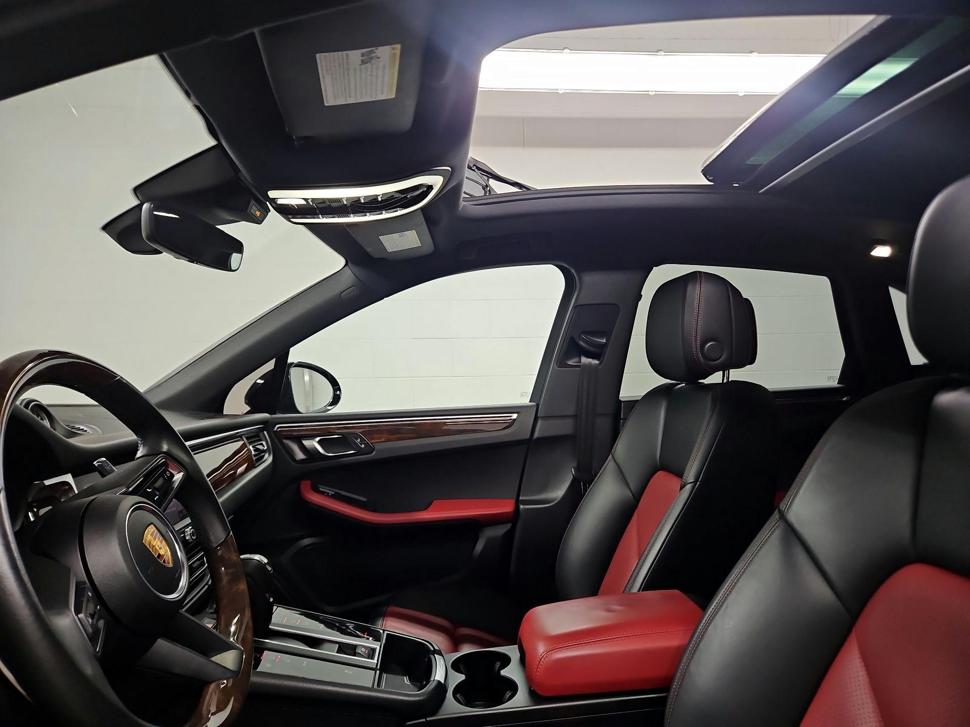 Thumbnail: 2022 Porsche Macan - 19