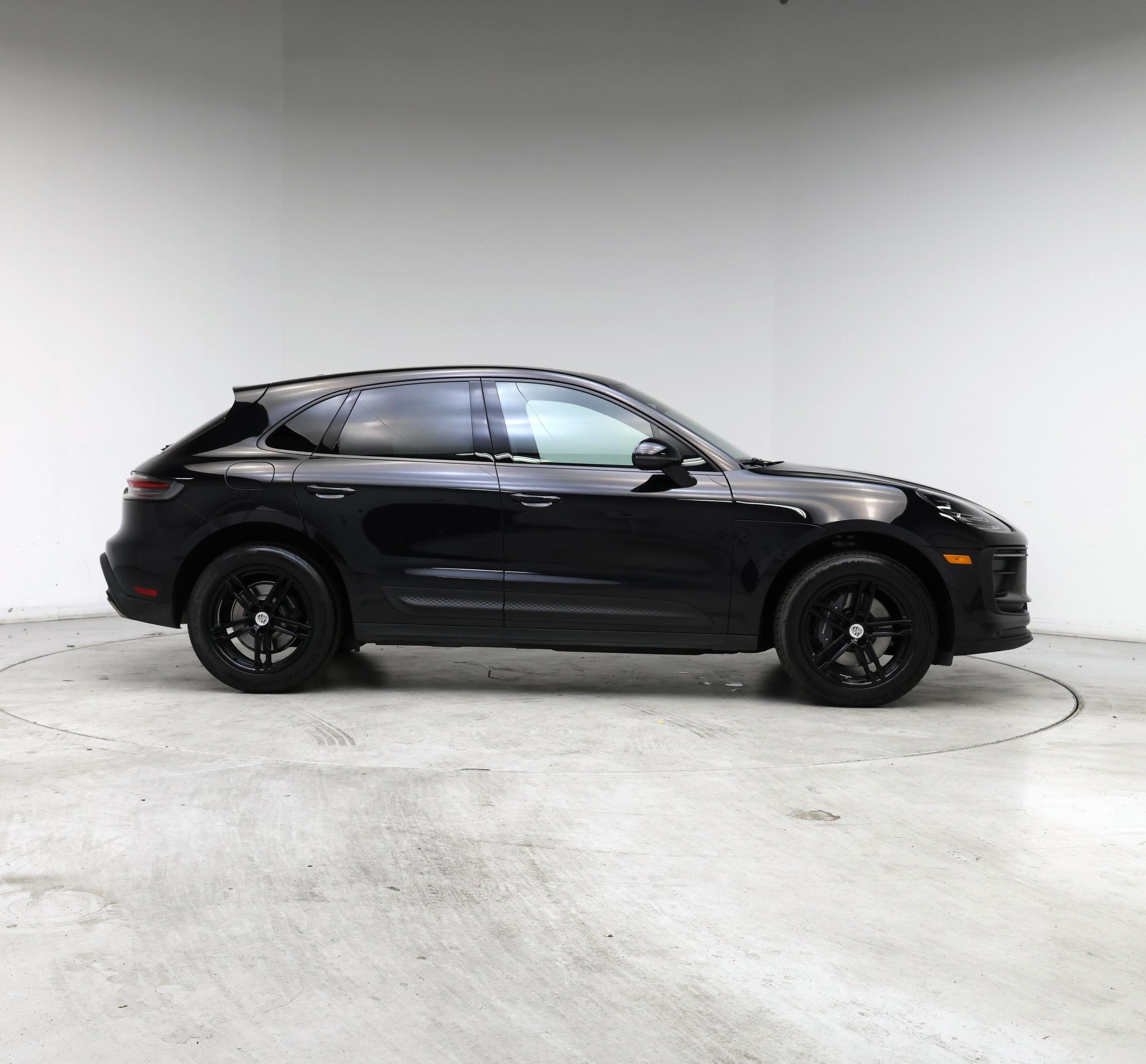 Thumbnail: 2022 Porsche Macan - 7