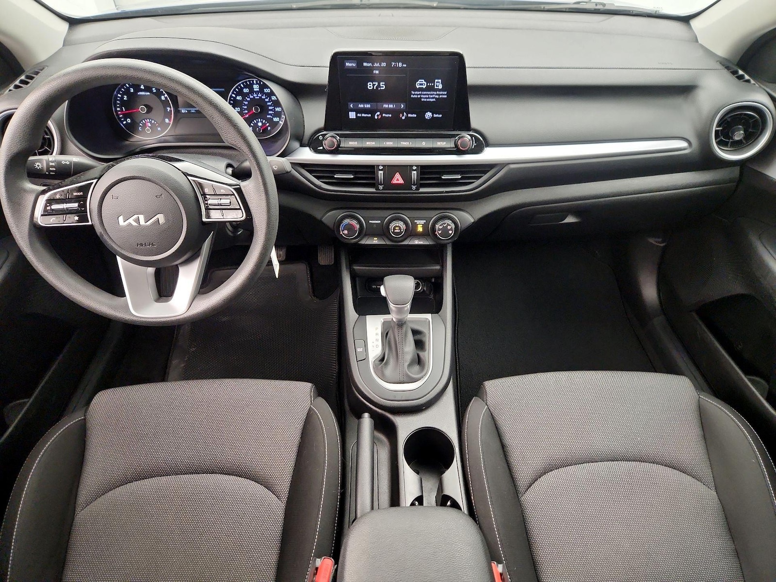 2023 Kia Forte LXS - Photo 10