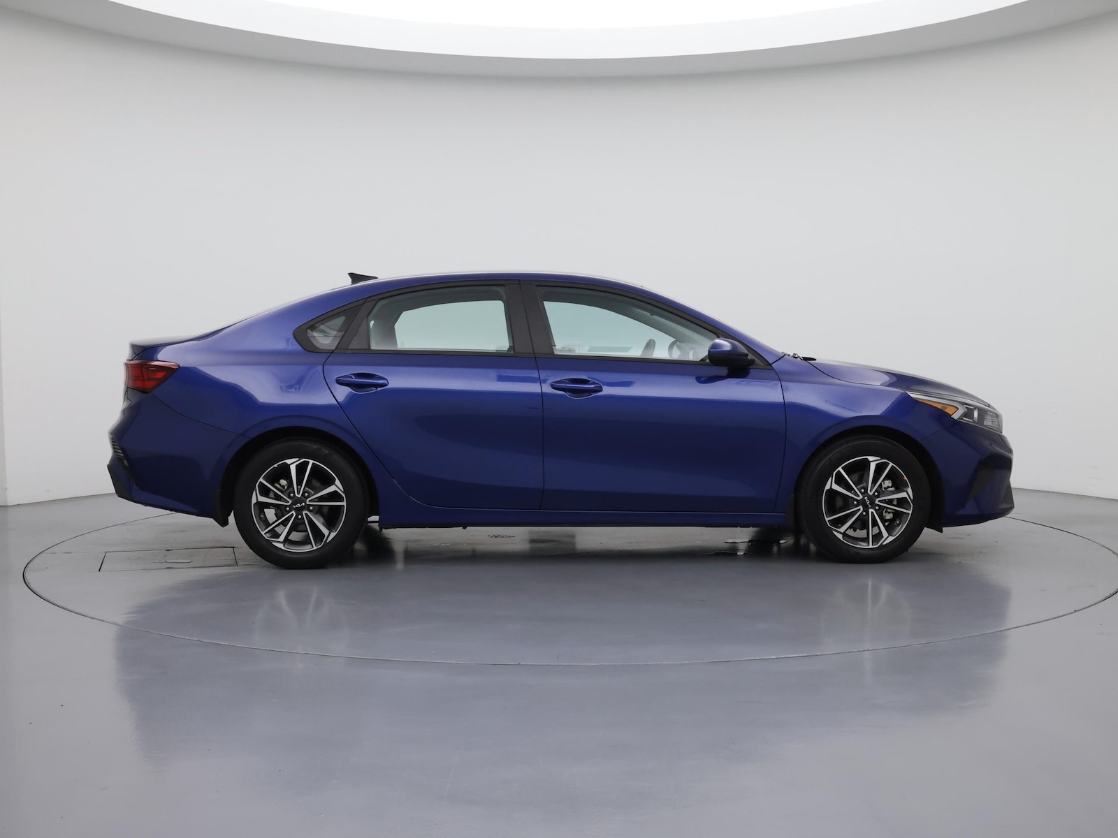 2023 Kia Forte LXS - Photo 8
