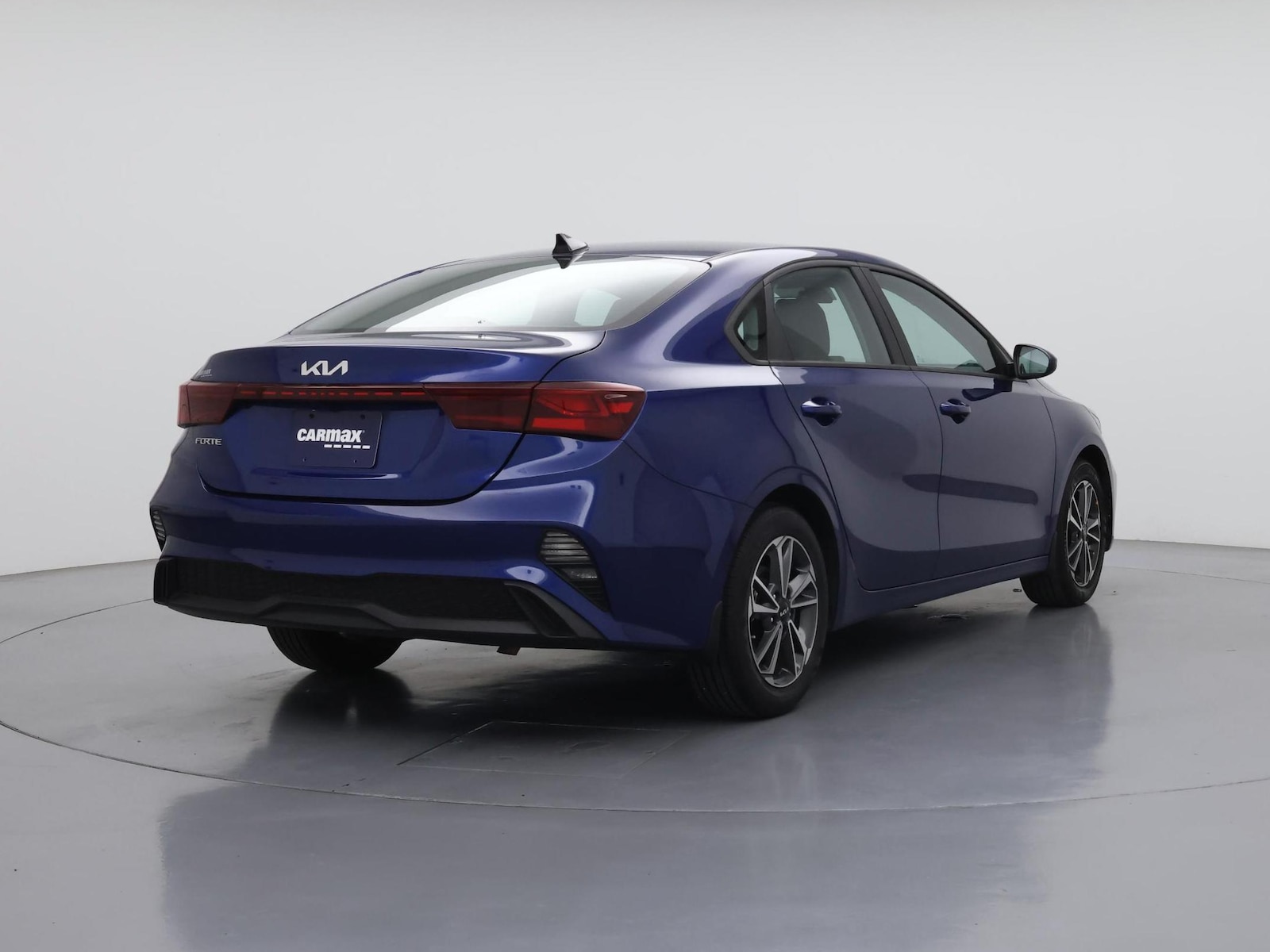 2023 Kia Forte LXS - Photo 9