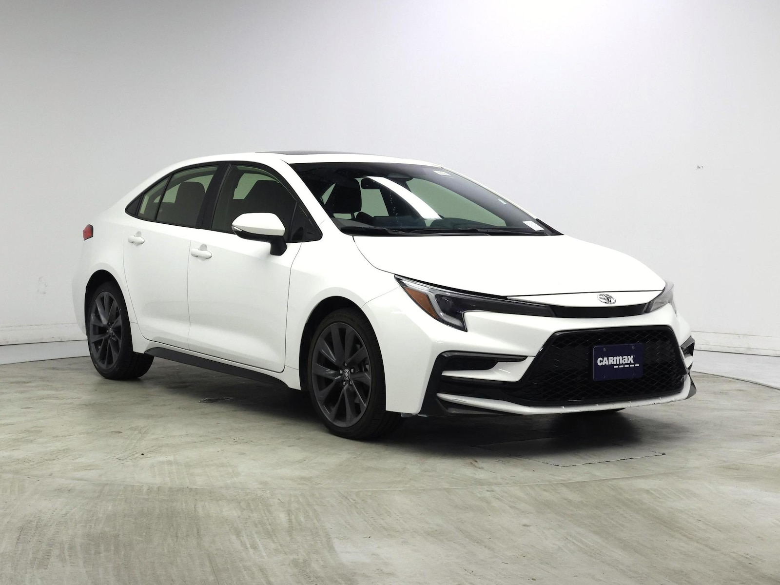 2024 Toyota Corolla SE - Photo 2