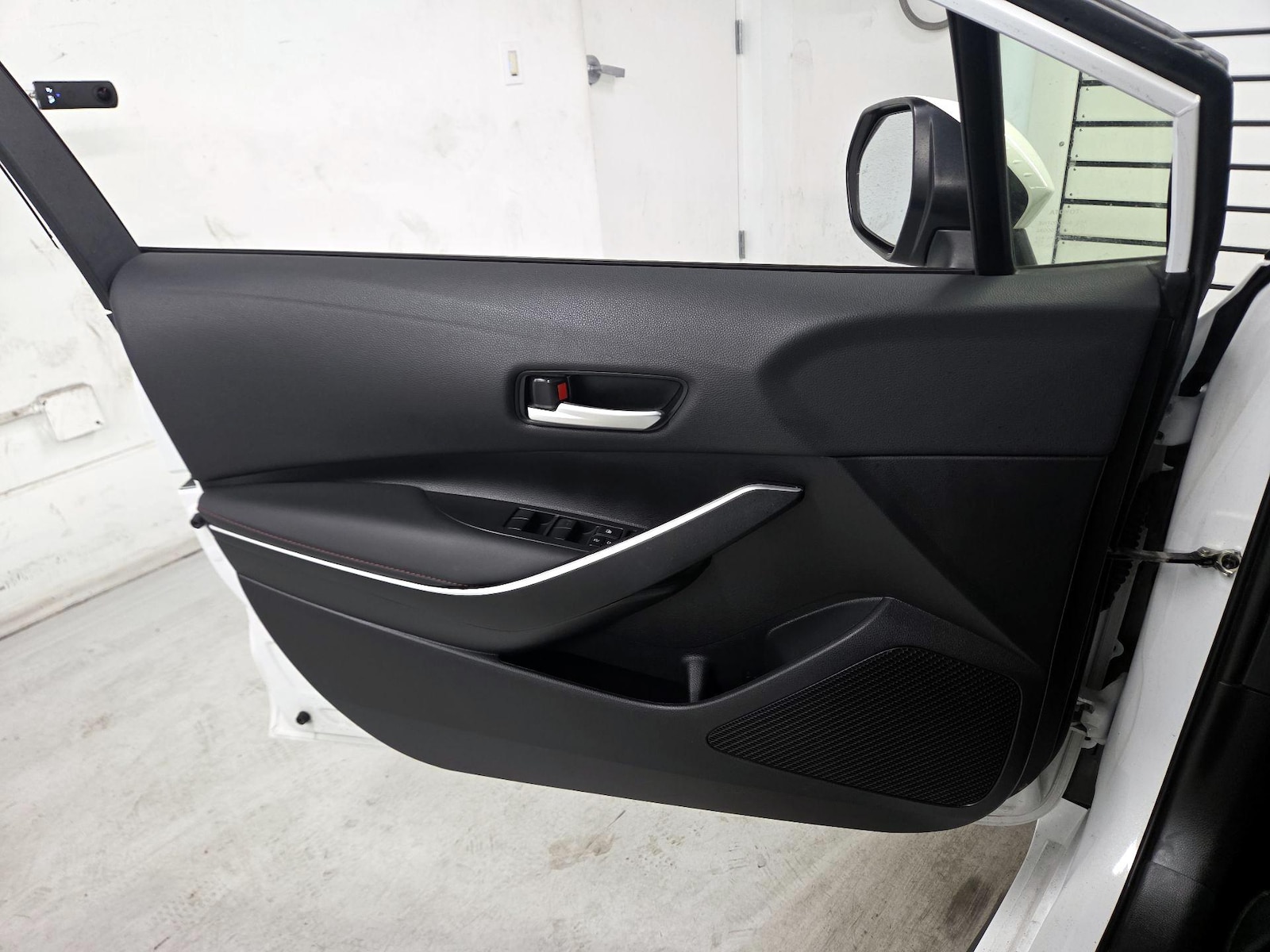 2024 Toyota Corolla SE - Photo 13