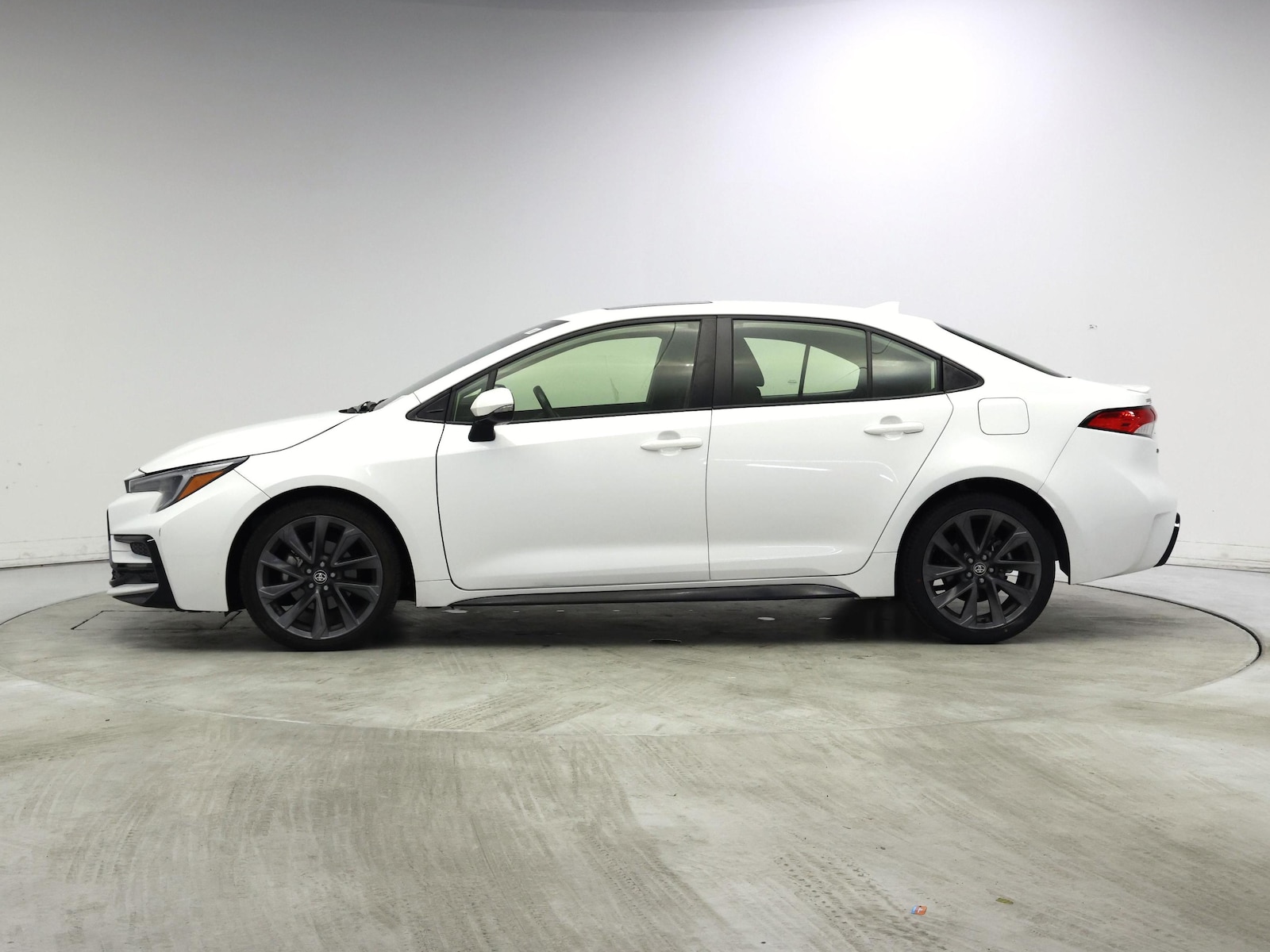 2024 Toyota Corolla SE - Photo 4