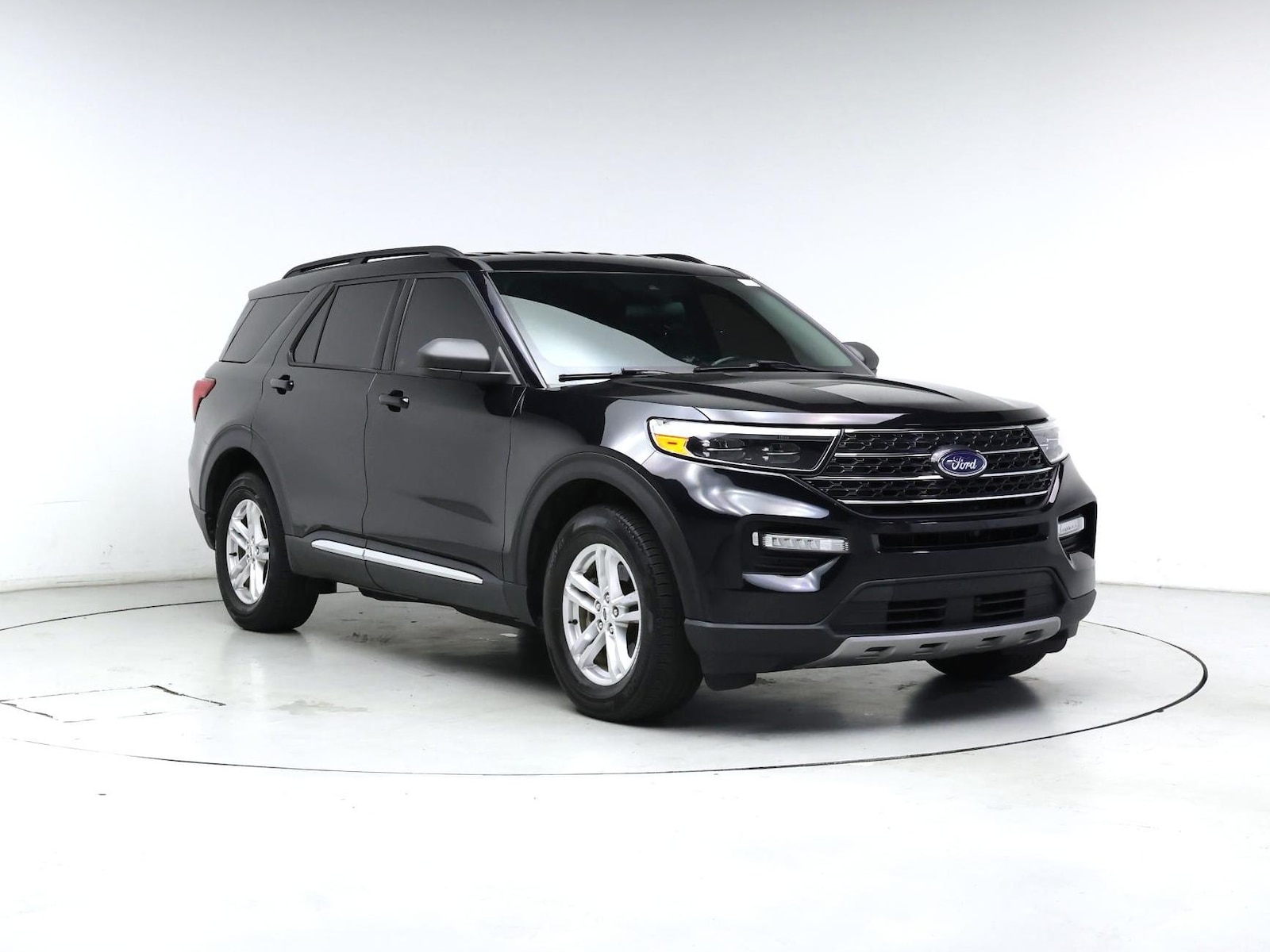 2020 Ford Explorer XLT - Photo 2