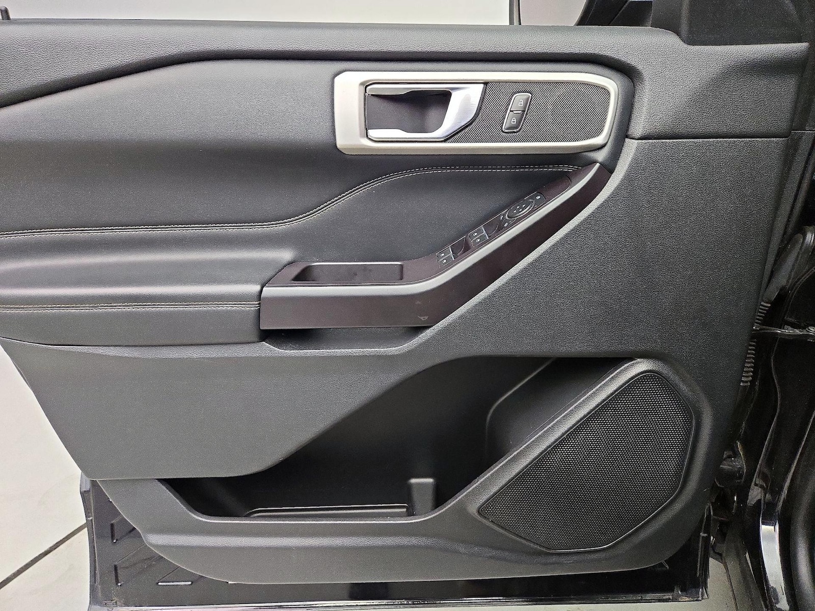 2020 Ford Explorer XLT - Photo 13