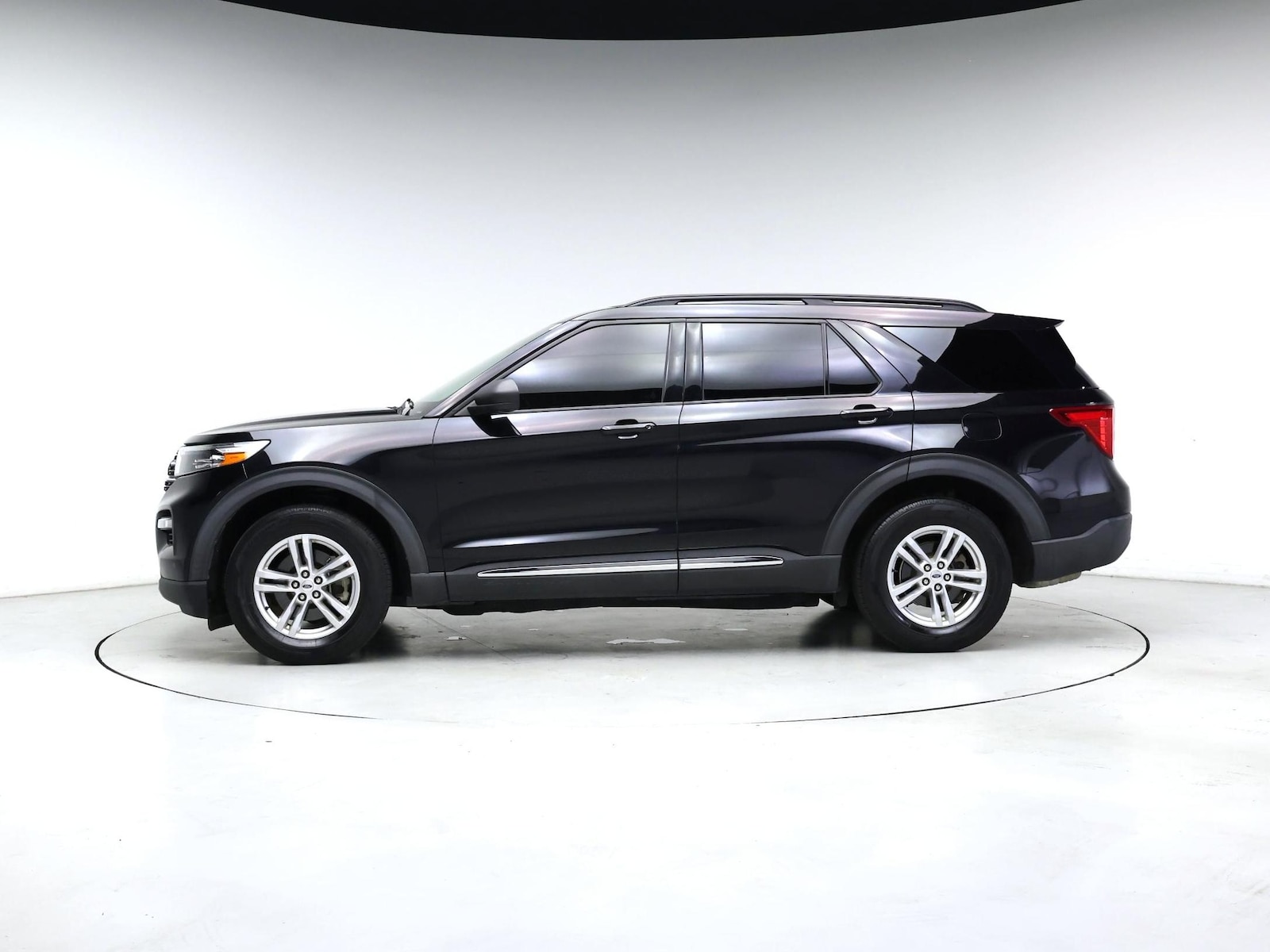 2020 Ford Explorer XLT - Photo 4