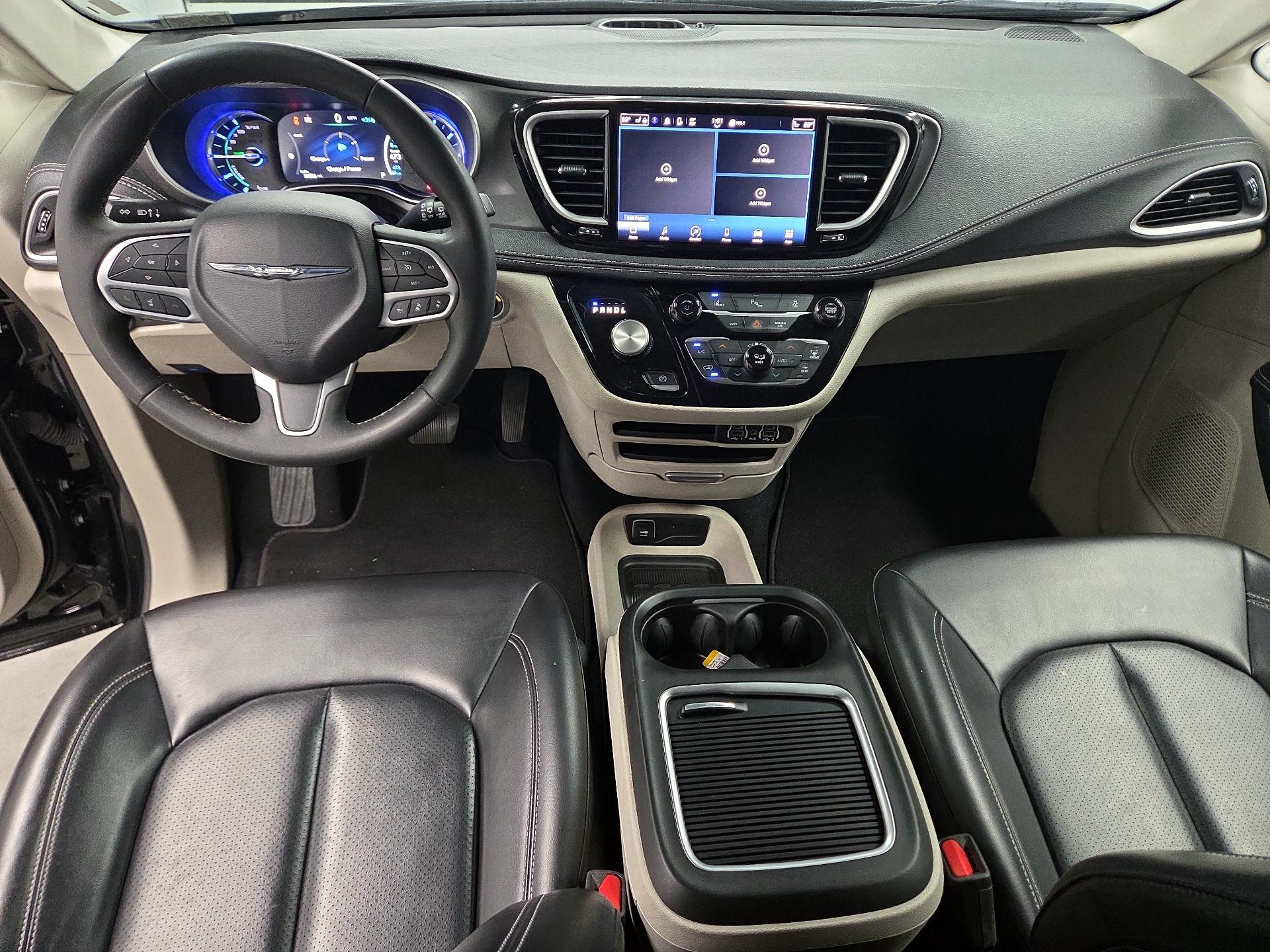 Thumbnail: 2023 Chrysler Pacifica - 9