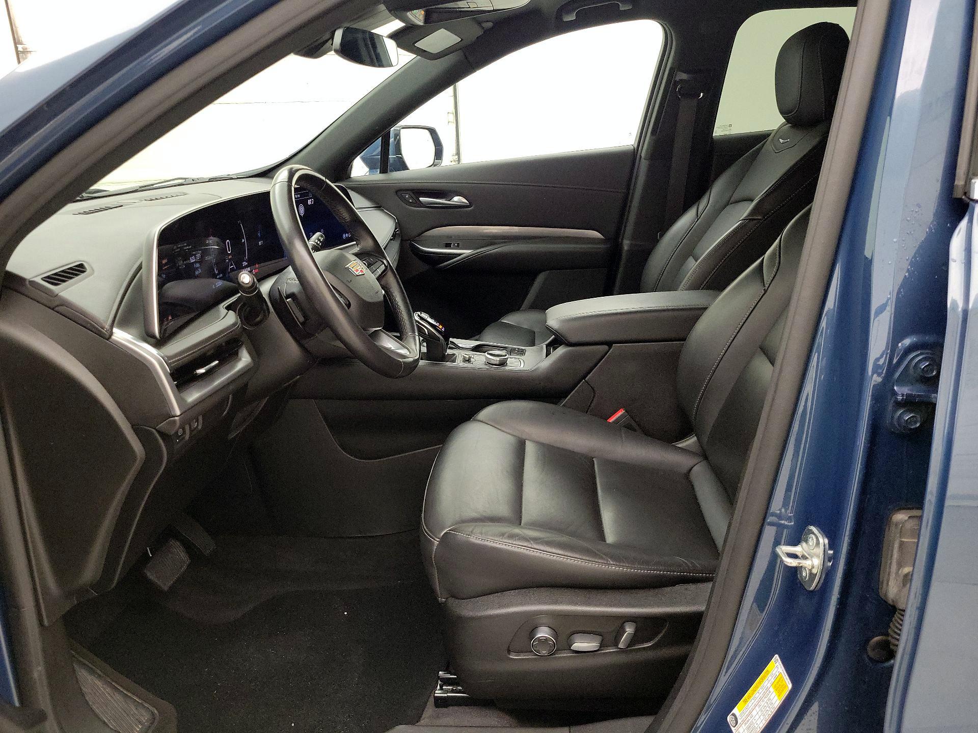 Thumbnail: 2024 Cadillac XT4 - 11