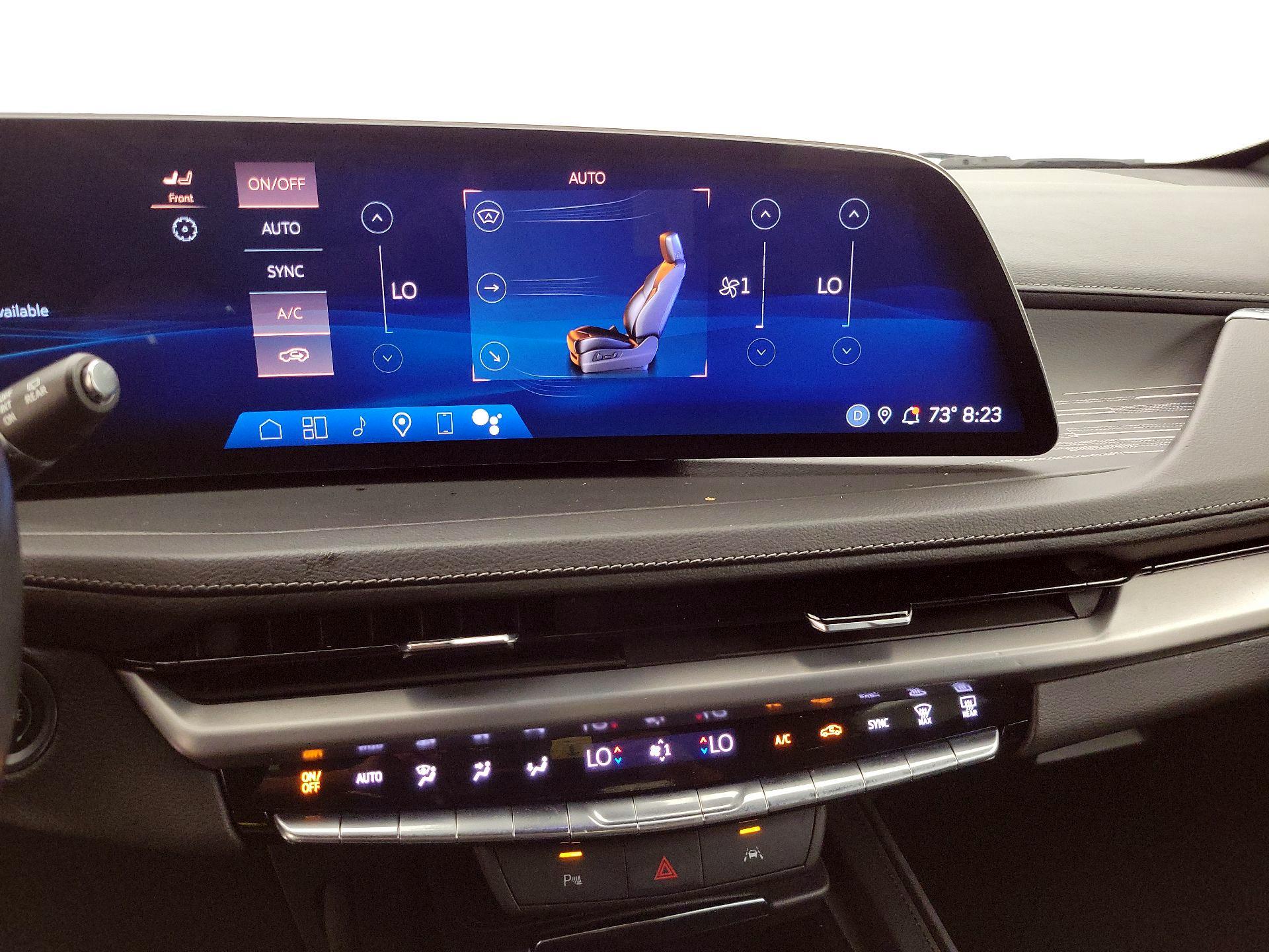 Thumbnail: 2024 Cadillac XT4 - 16