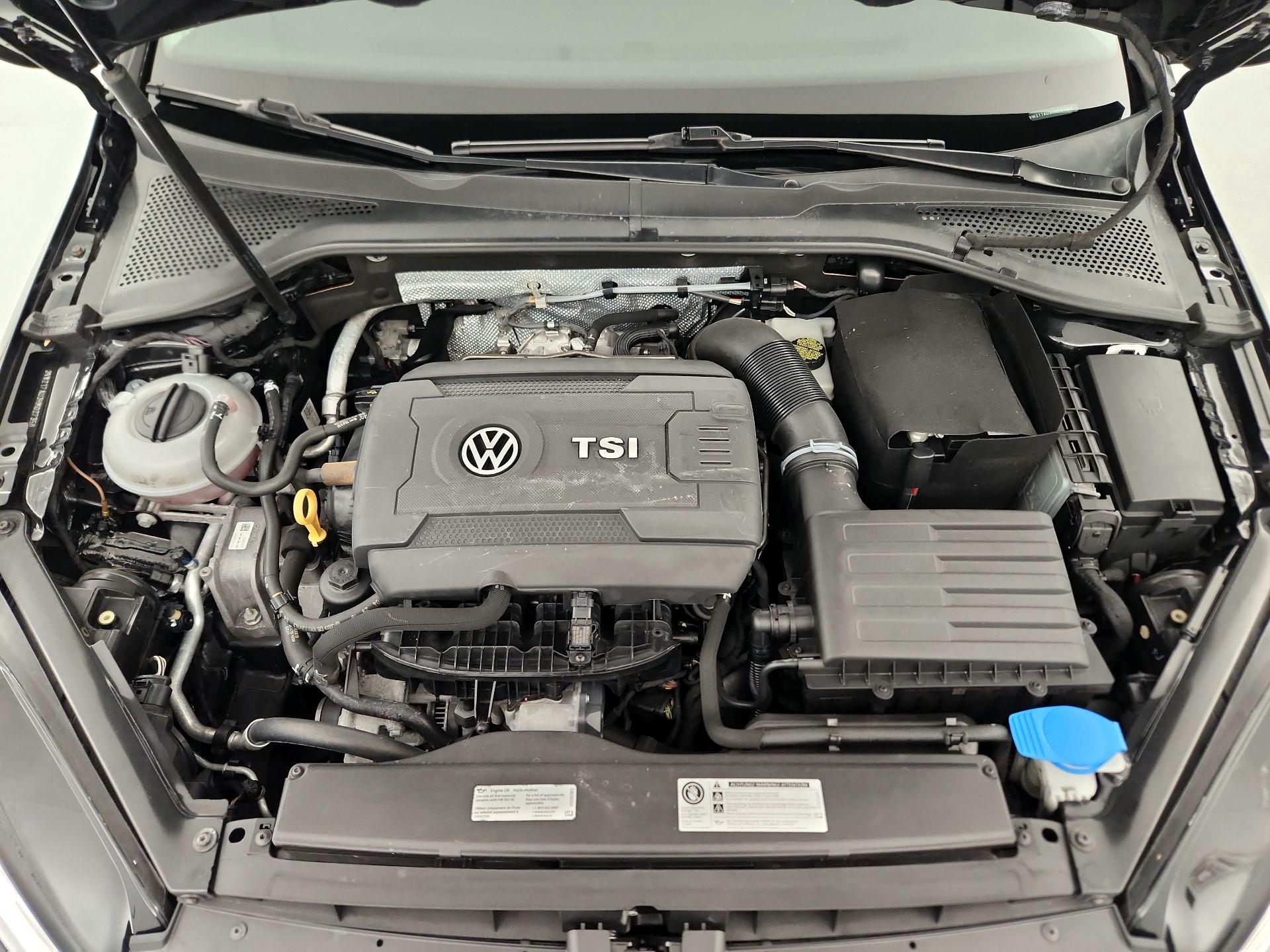 Thumbnail: 2017 Volkswagen Golf - 20