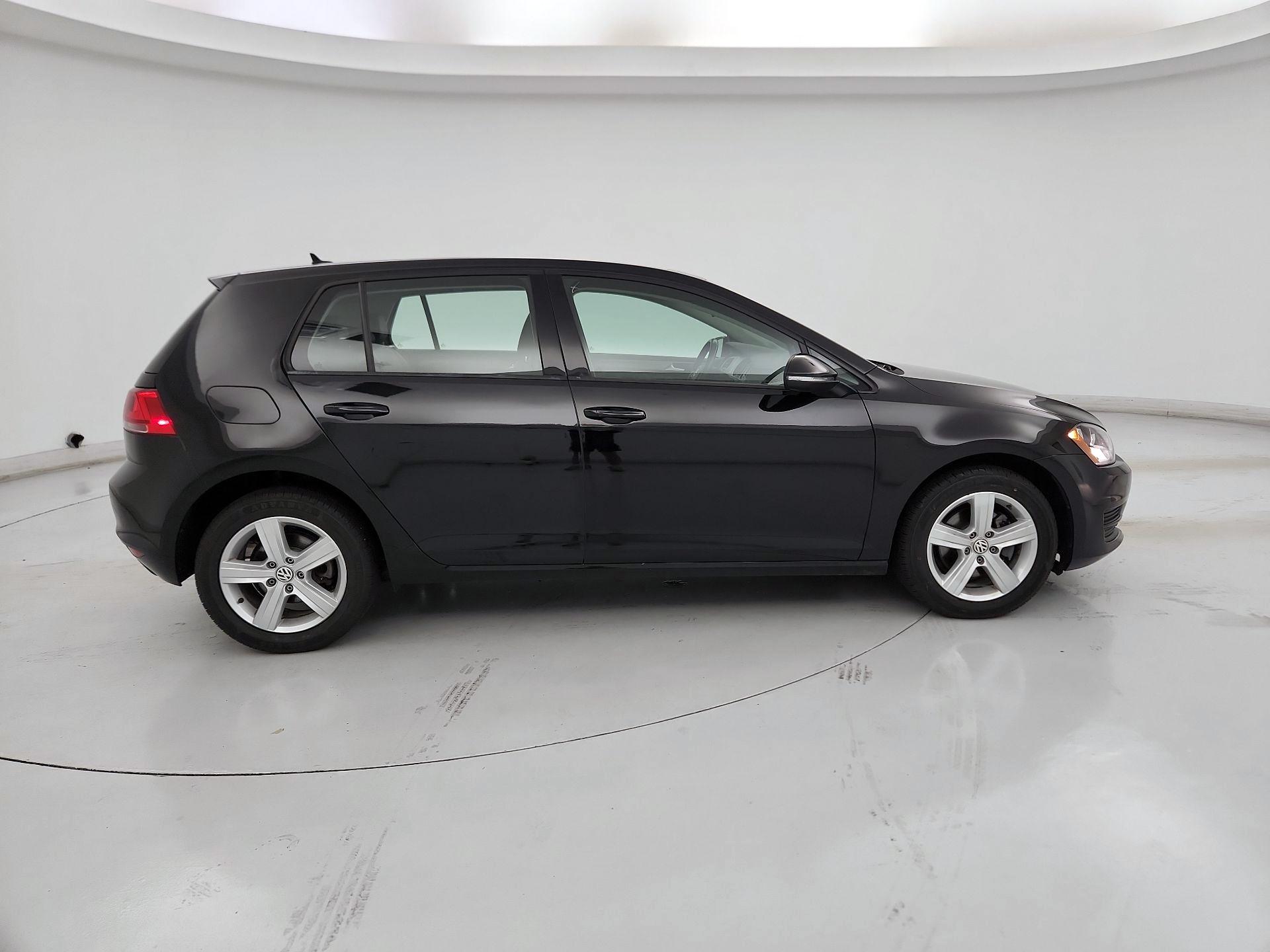 Thumbnail: 2017 Volkswagen Golf - 4