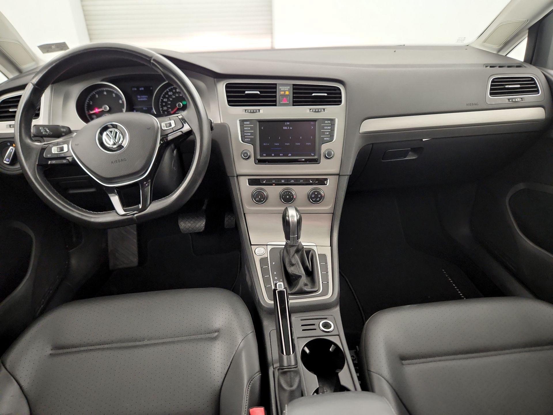 Thumbnail: 2017 Volkswagen Golf - 8