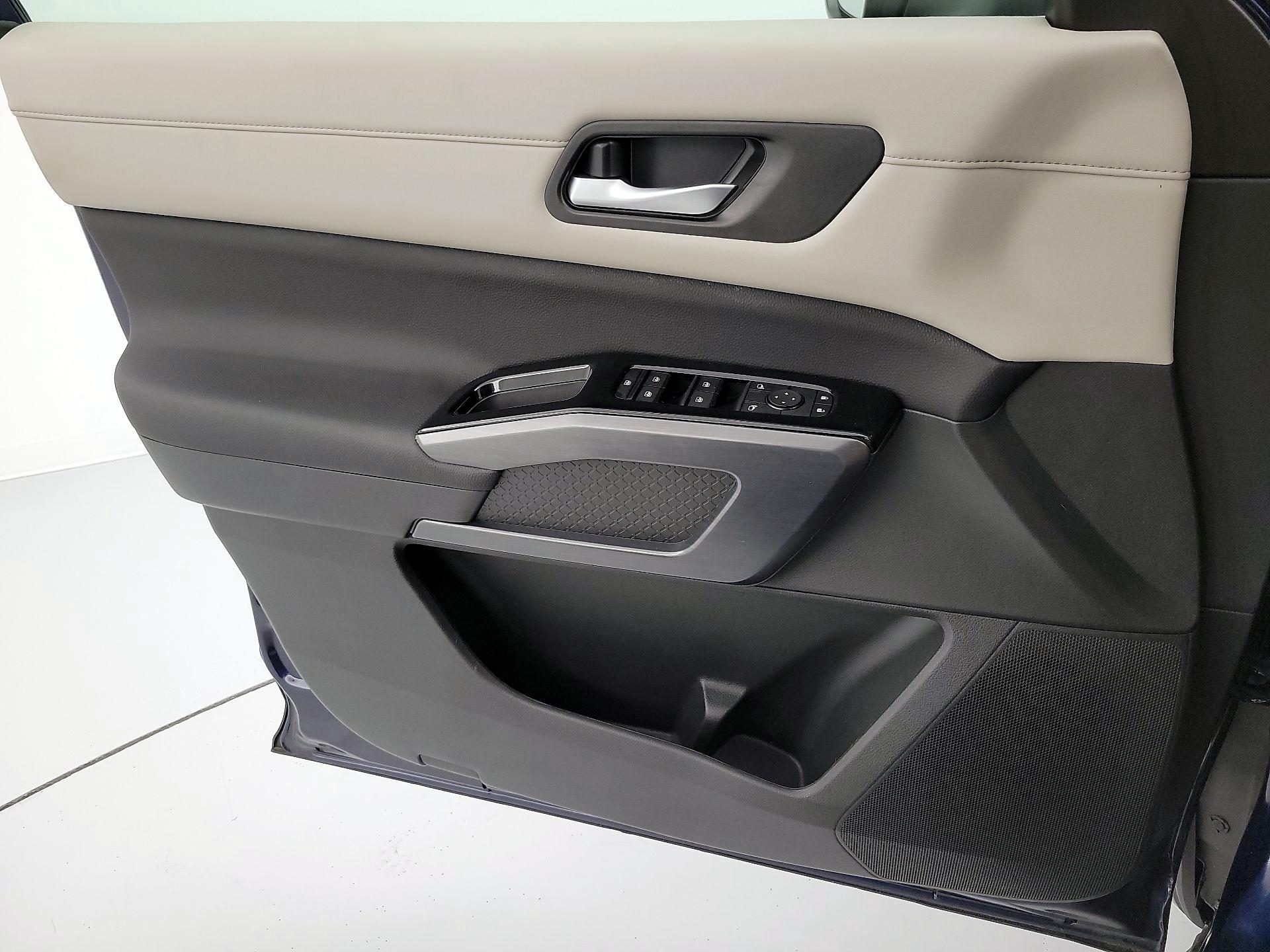 Thumbnail: 2025 Nissan Pathfinder - 12
