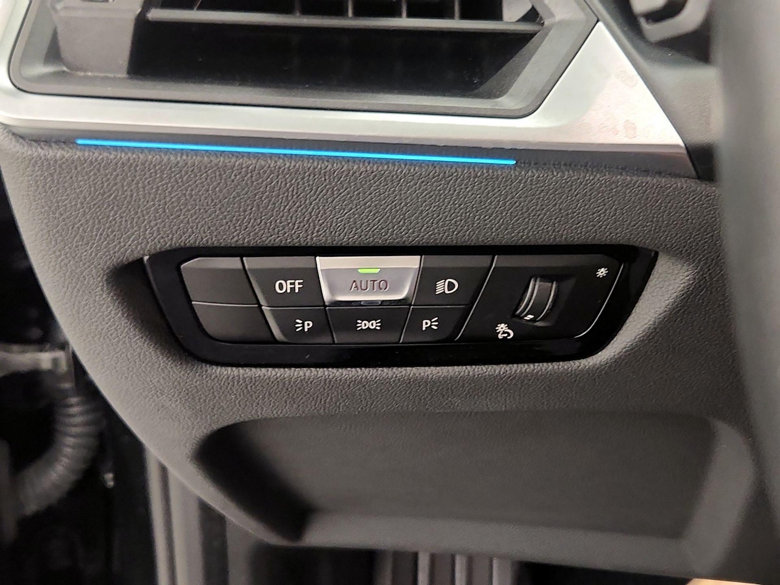 2024 BMW 3 Series 330e - Photo 14