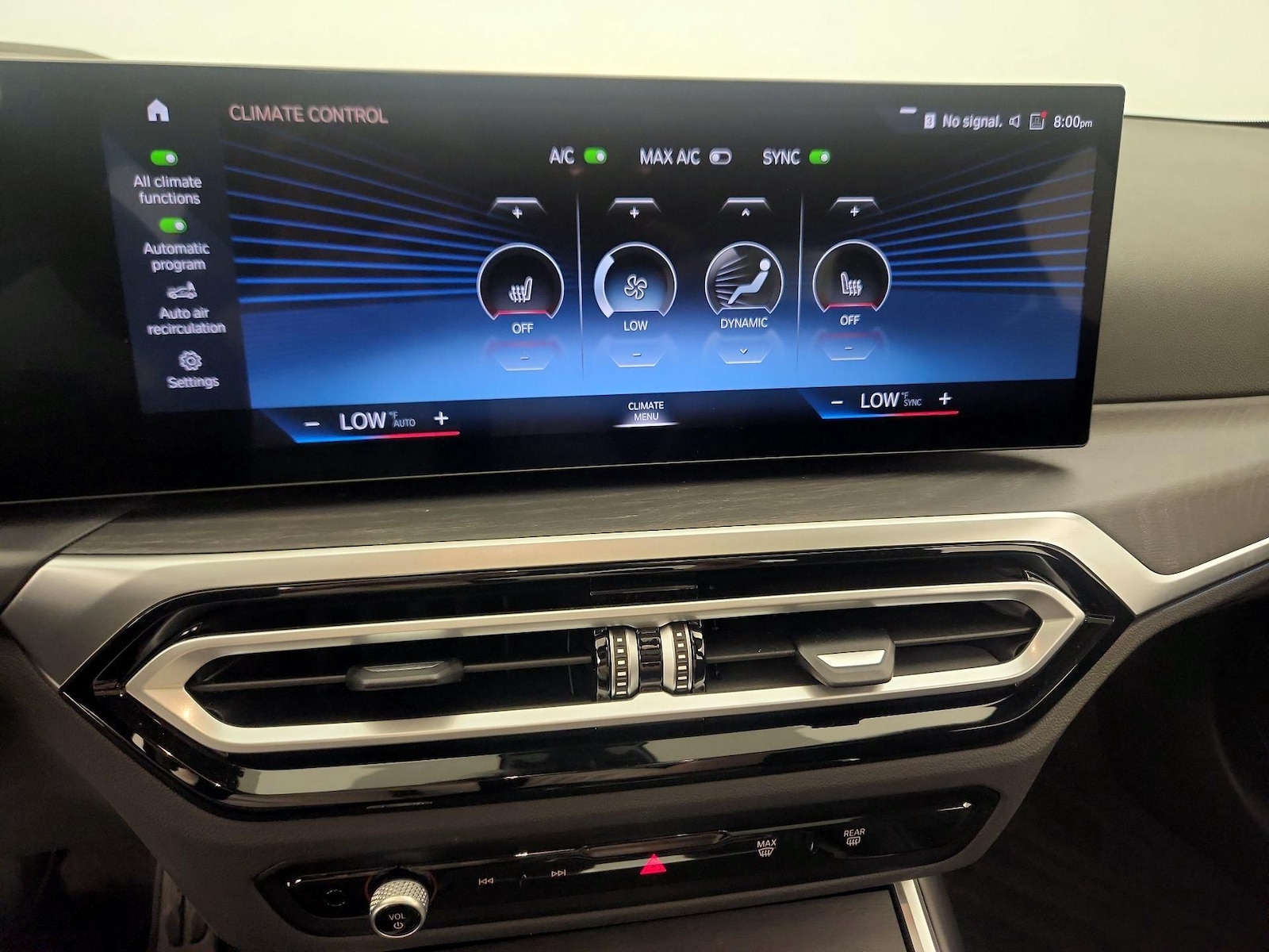 2024 BMW 3 Series 330e - Photo 18