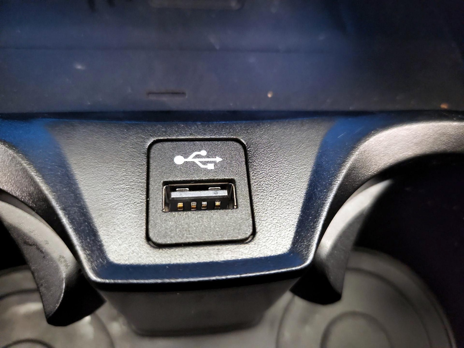 2024 BMW 3 Series 330e - Photo 20