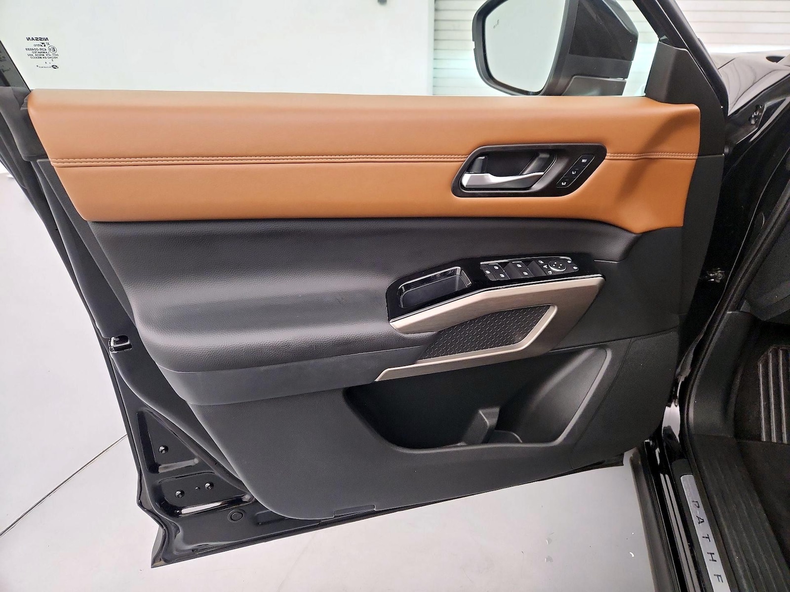 2025 Nissan Pathfinder Platinum - Photo 13