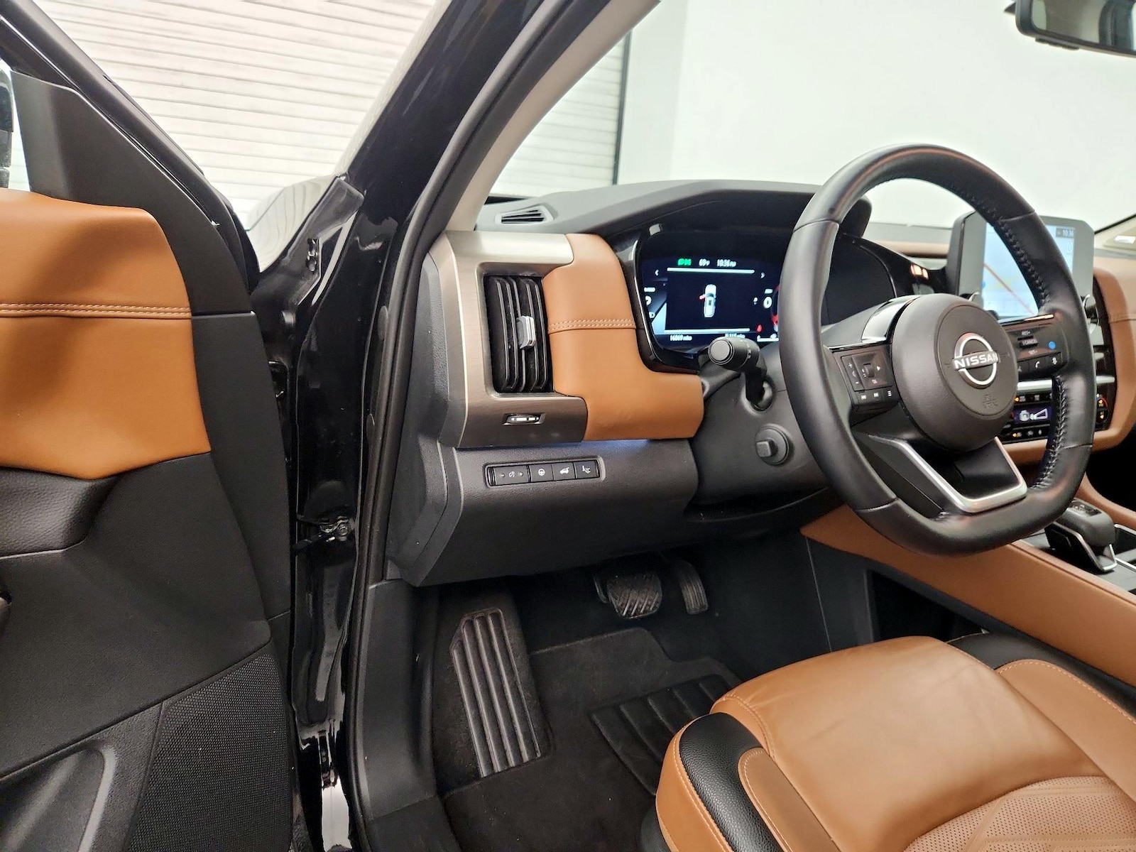 2025 Nissan Pathfinder Platinum - Photo 14