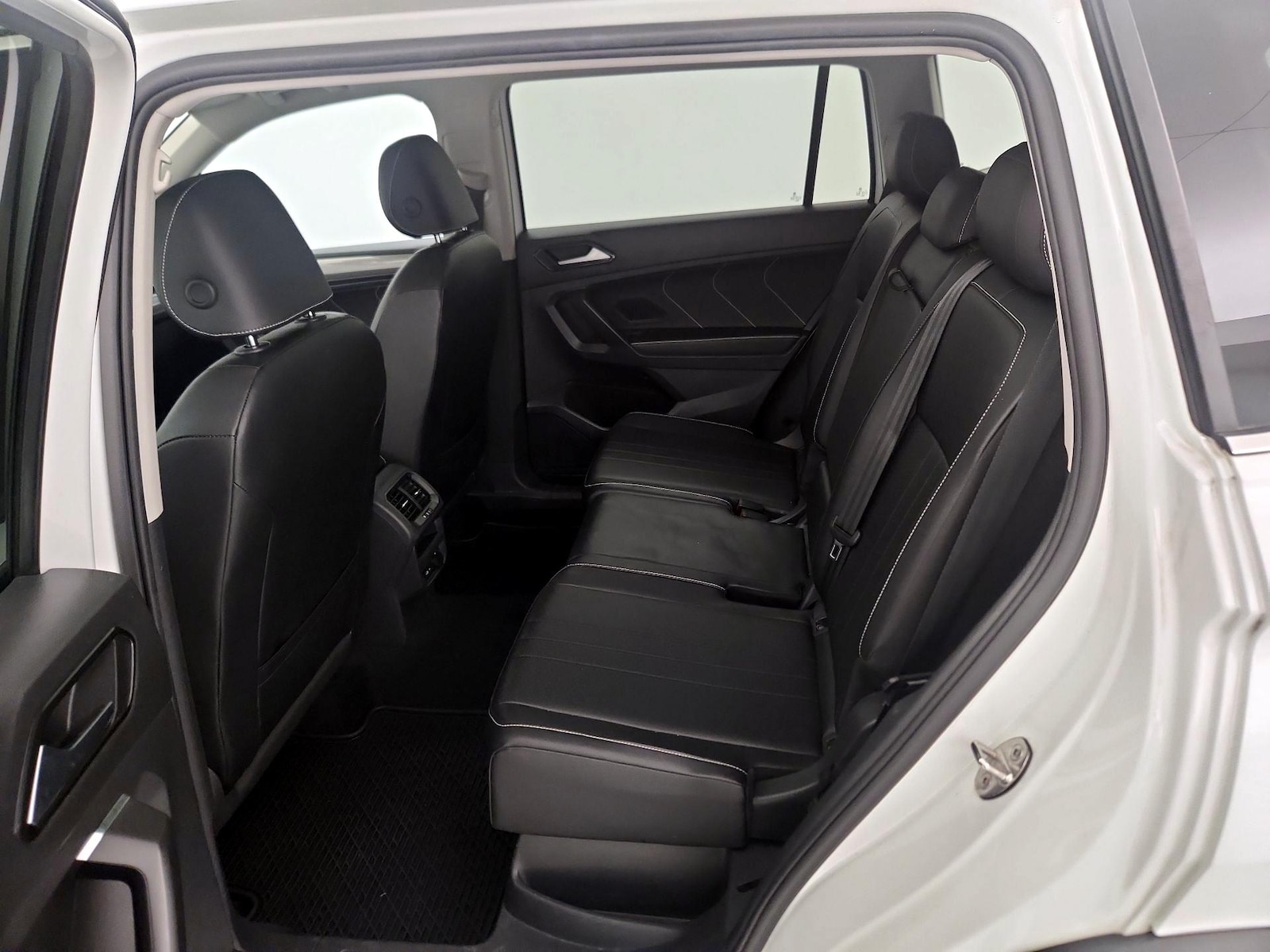 2022 Volkswagen Tiguan SE - Photo 21