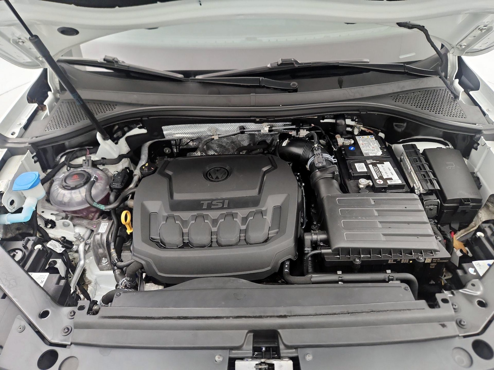 2022 Volkswagen Tiguan SE - Photo 23