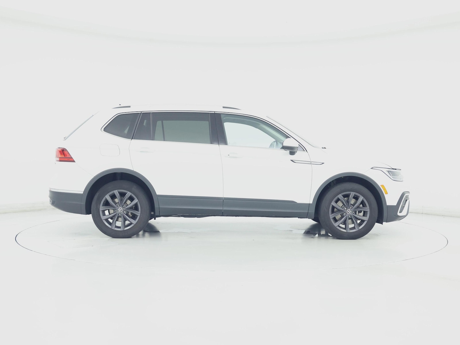 2022 Volkswagen Tiguan SE - Photo 8