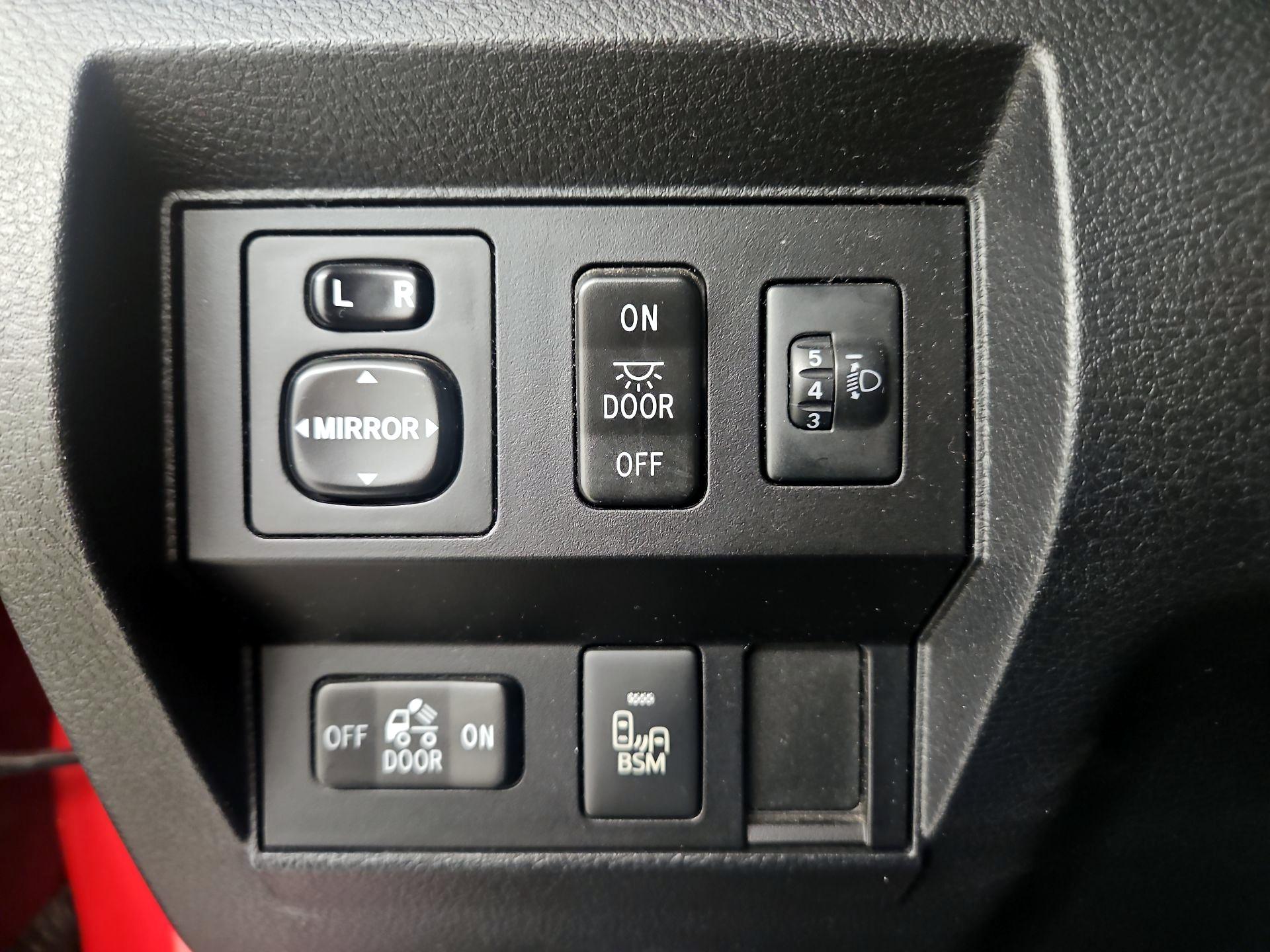 Thumbnail: 2017 Toyota Tundra - 13
