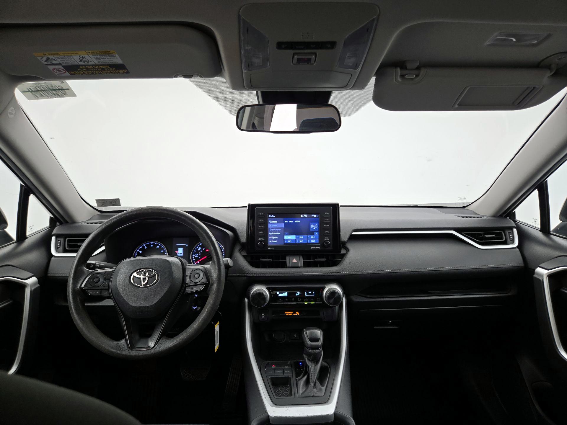 Thumbnail: 2022 Toyota RAV4 - 9