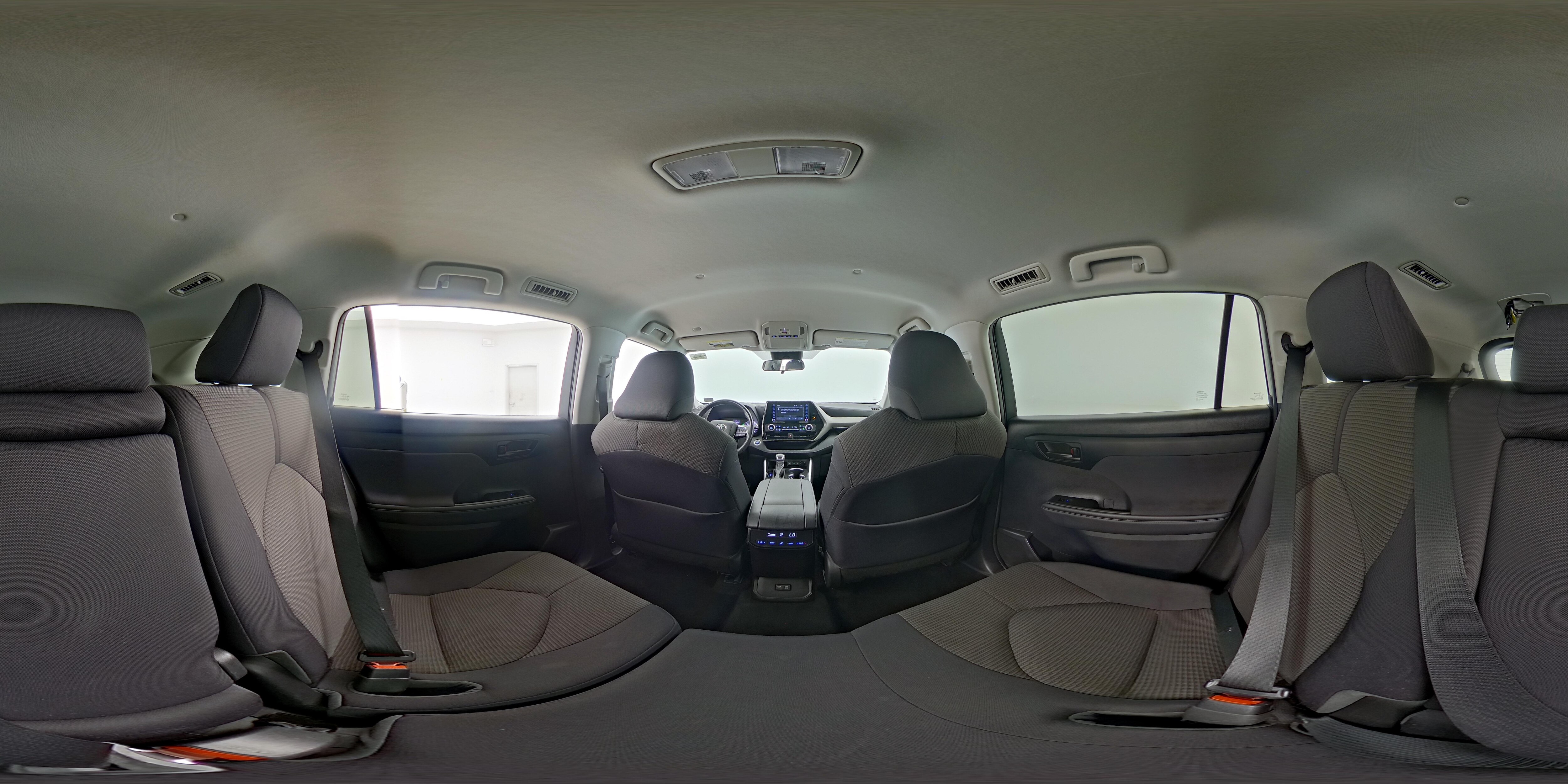2021 Toyota Highlander LE - Photo 27