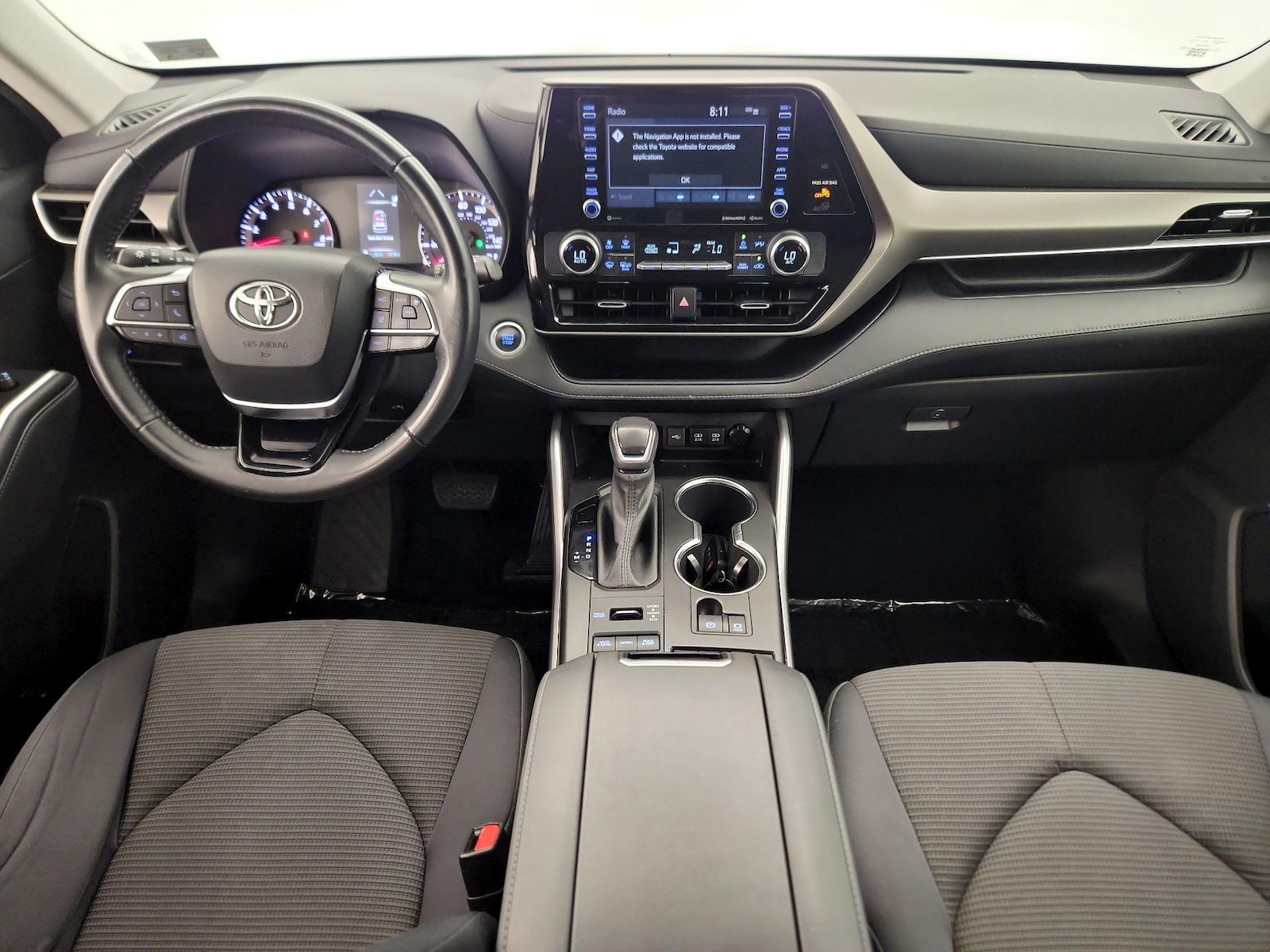 2021 Toyota Highlander LE - Photo 10
