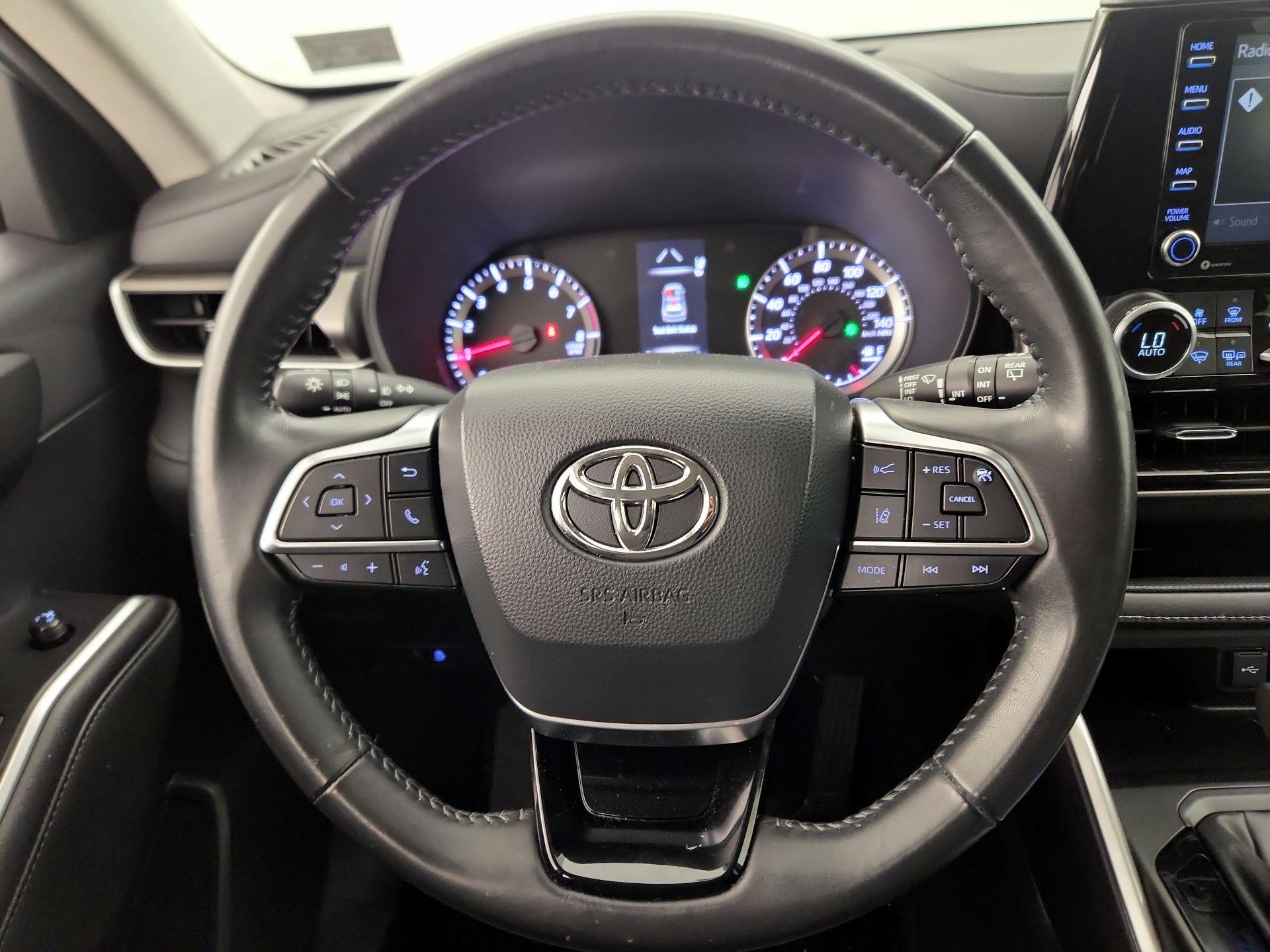 Thumbnail: 2021 Toyota Highlander - 10