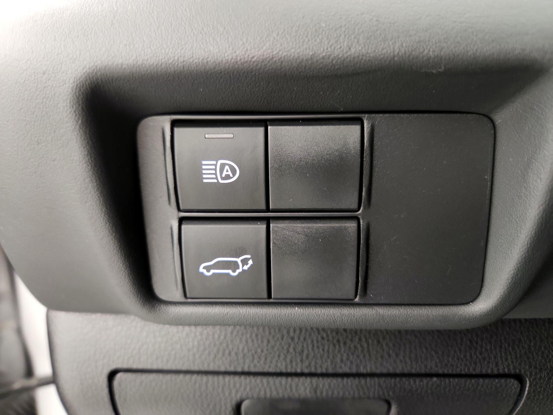 Thumbnail: 2021 Toyota Highlander - 13