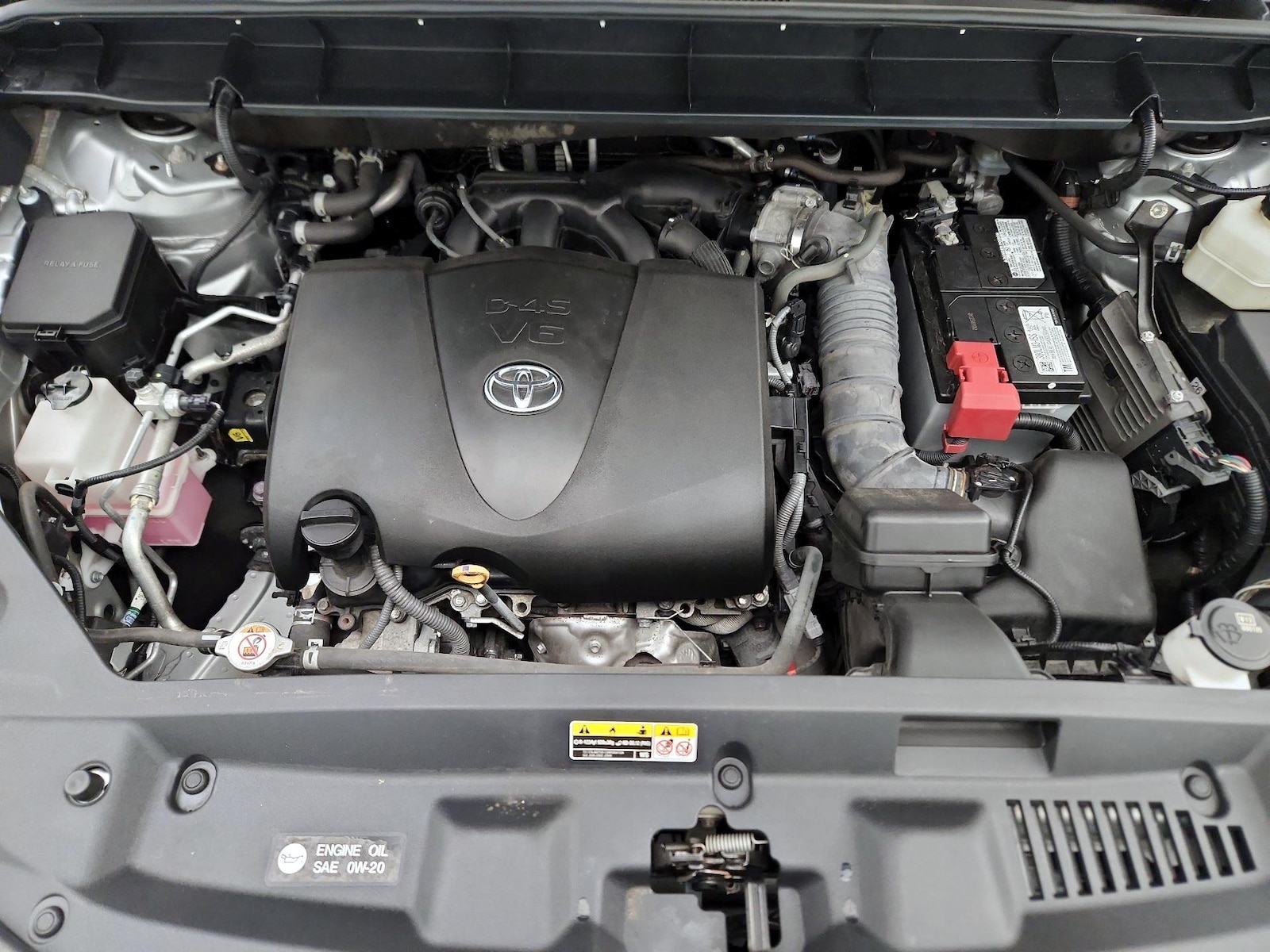 2021 Toyota Highlander LE - Photo 24