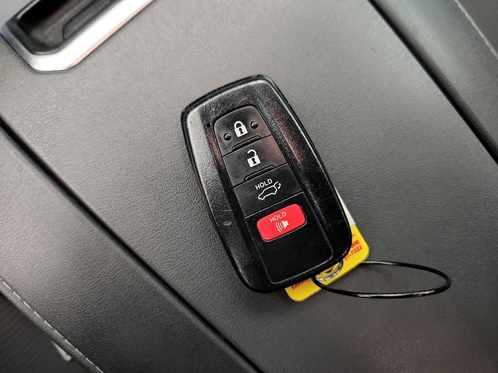 2021 Toyota Highlander LE - Photo 25