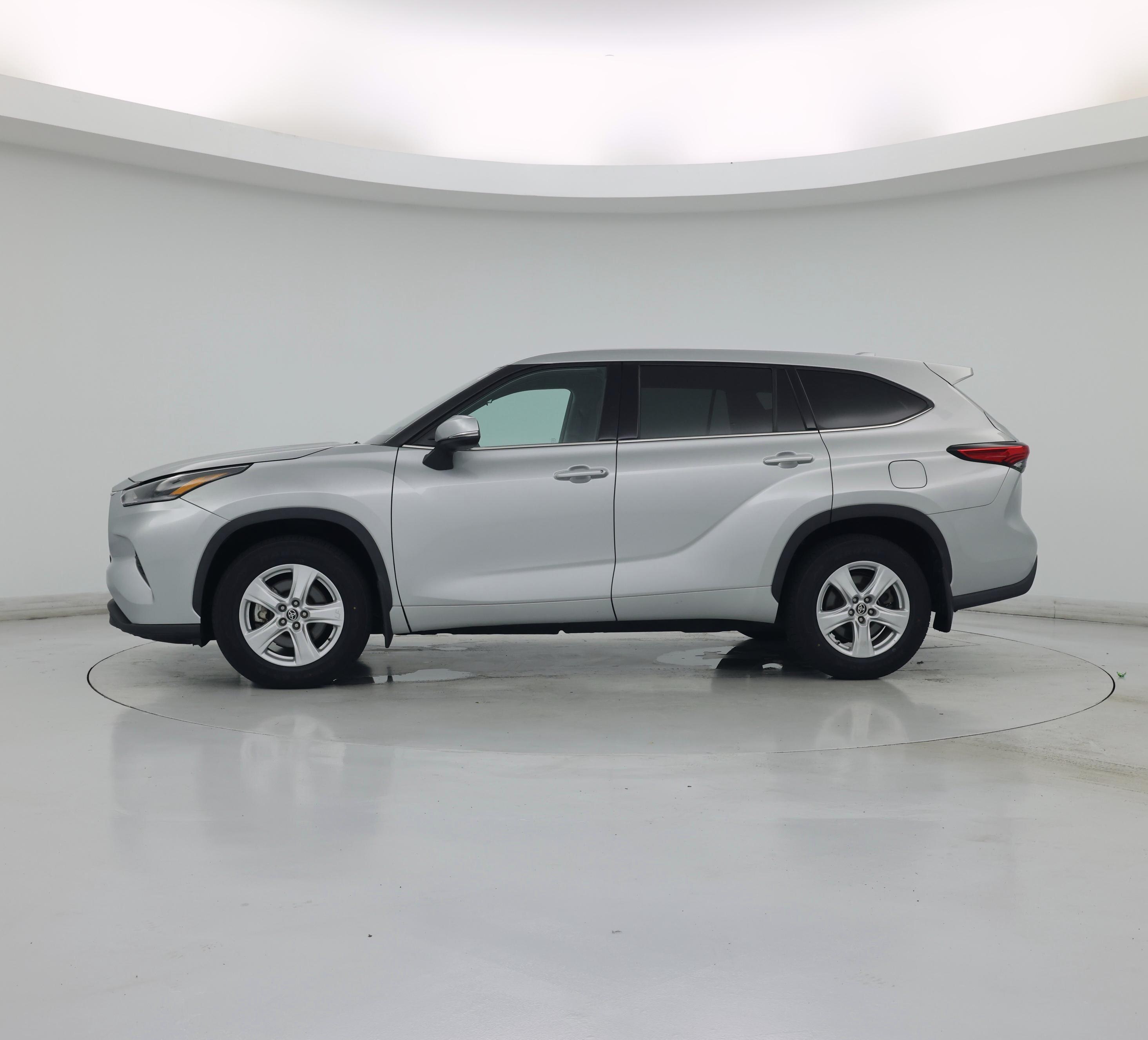 Thumbnail: 2021 Toyota Highlander - 3