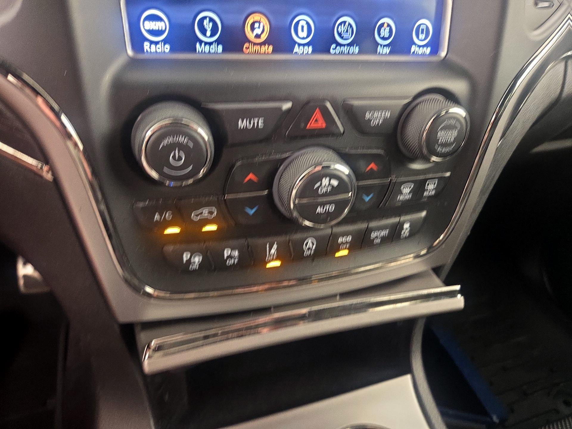 Thumbnail: 2018 Jeep Grand Cherokee - 17