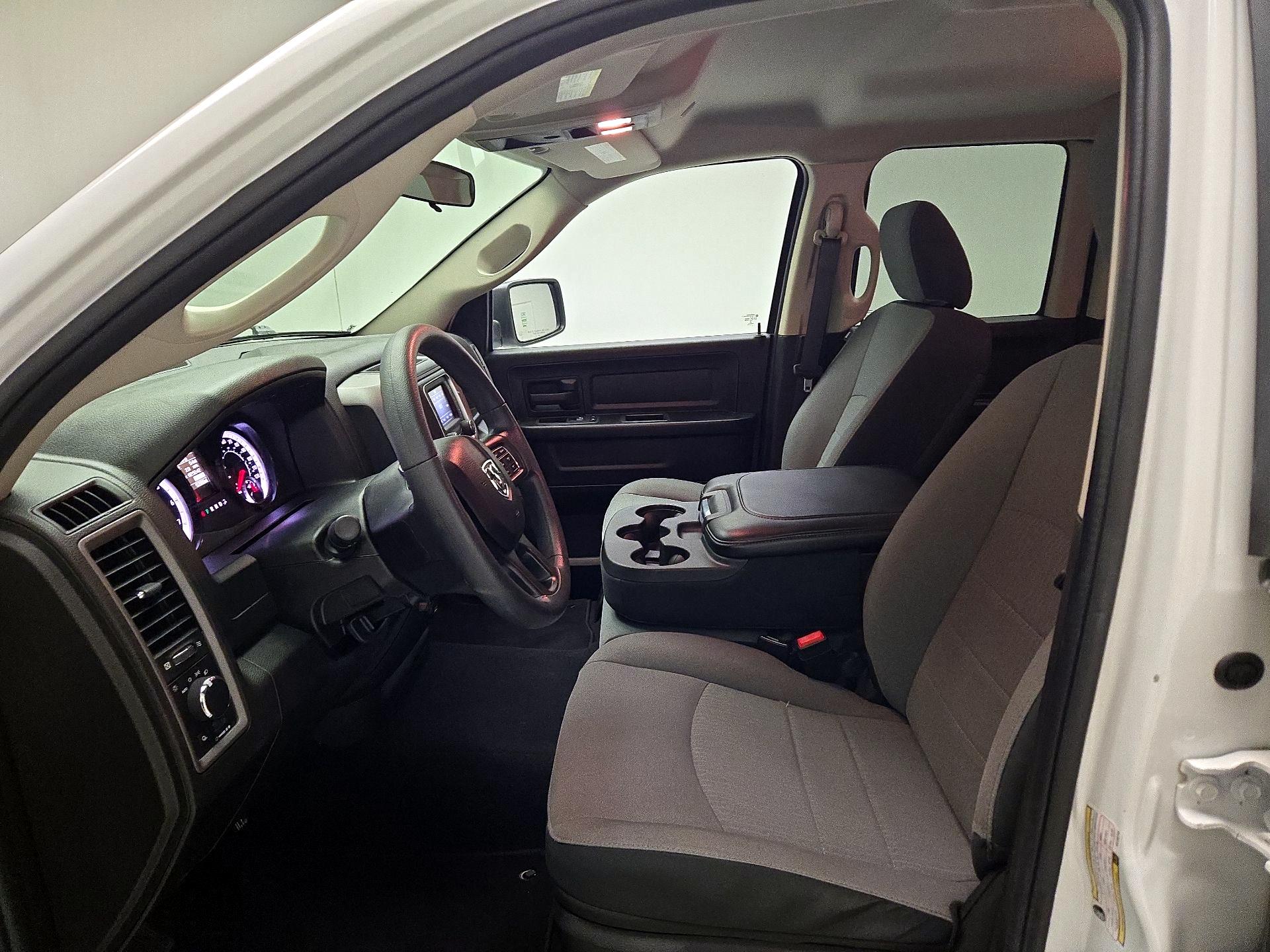 Thumbnail: 2022 RAM 1500 Classic - 9