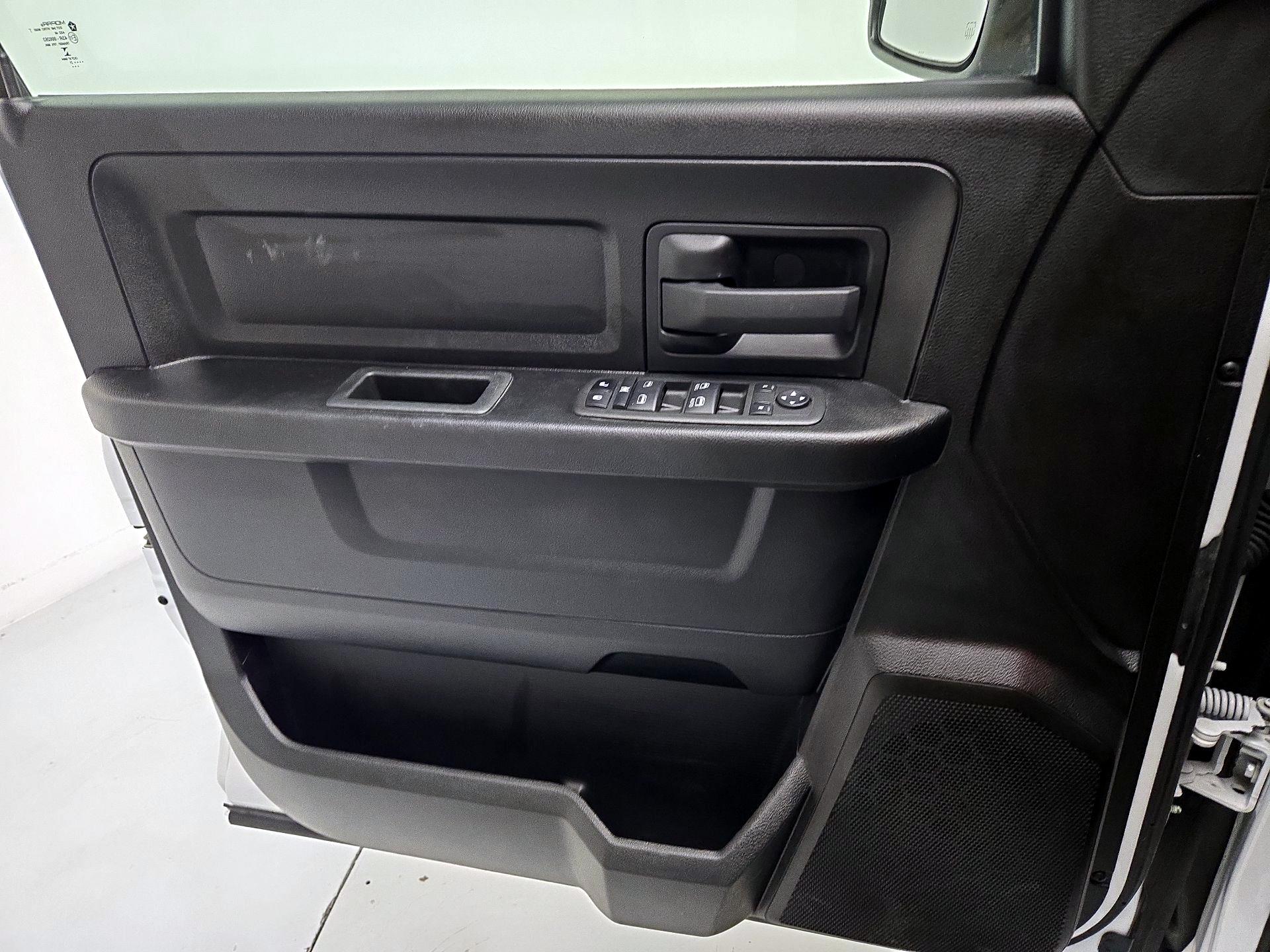 Thumbnail: 2022 RAM 1500 Classic - 10