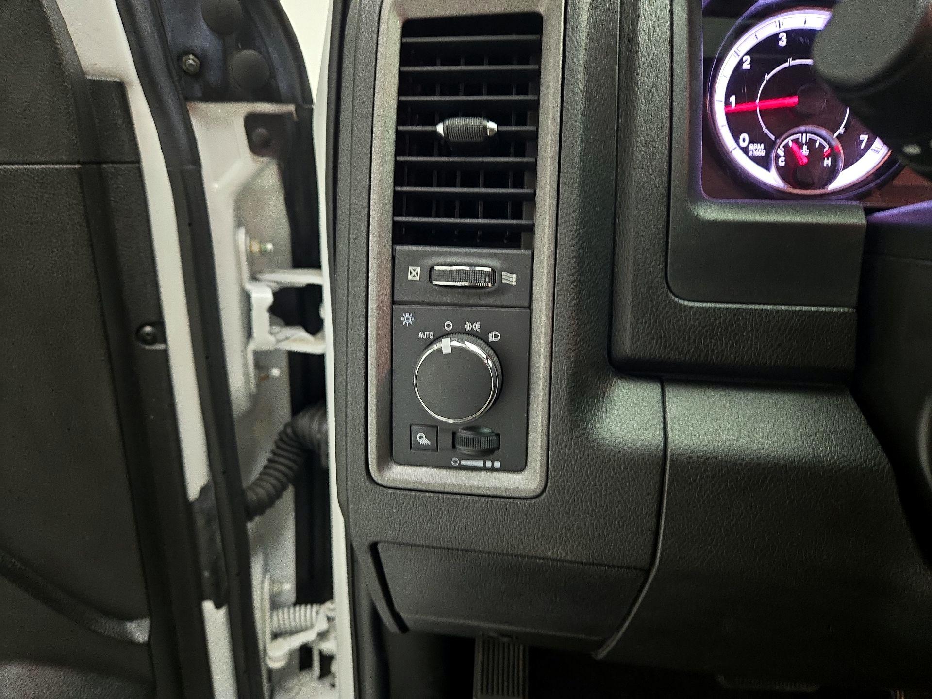 Thumbnail: 2022 RAM 1500 Classic - 11
