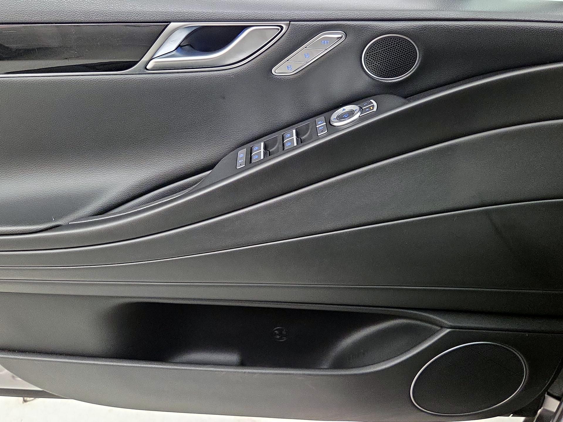 Thumbnail: 2022 Genesis G80 - 12
