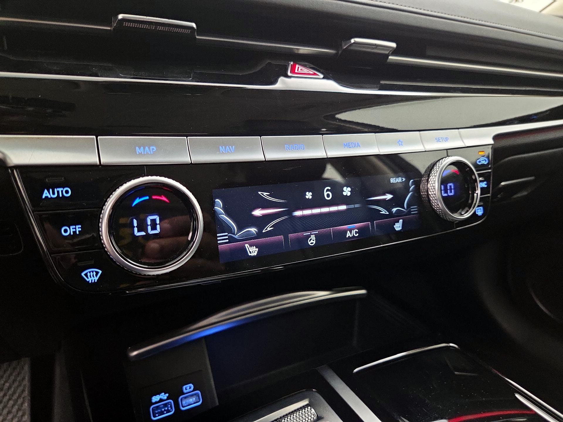 Thumbnail: 2022 Genesis G80 - 17