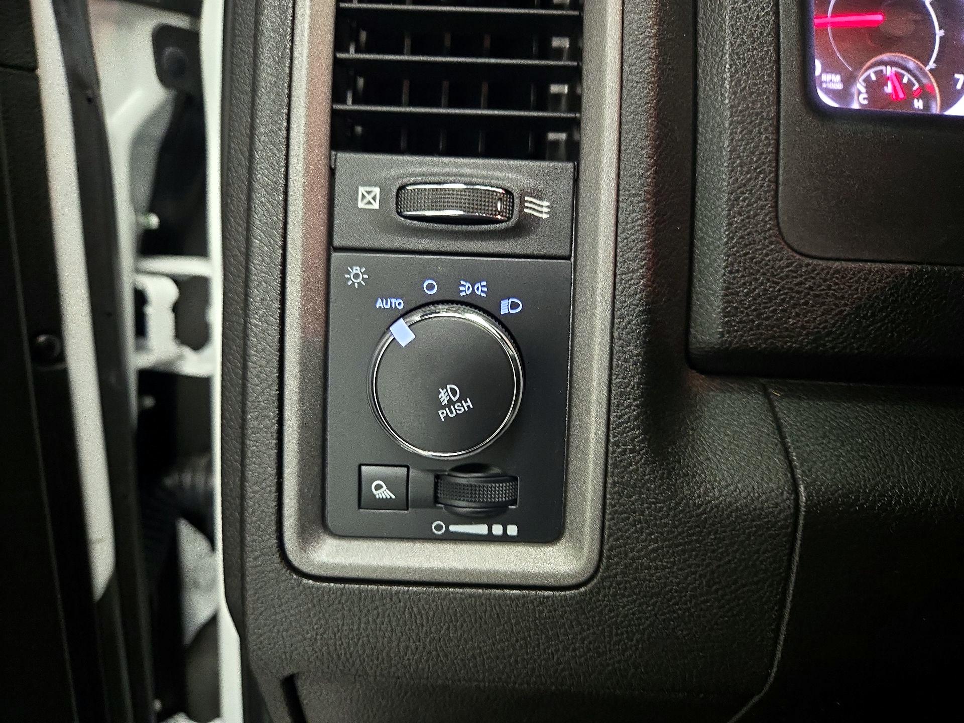 Thumbnail: 2022 RAM 1500 Classic - 13
