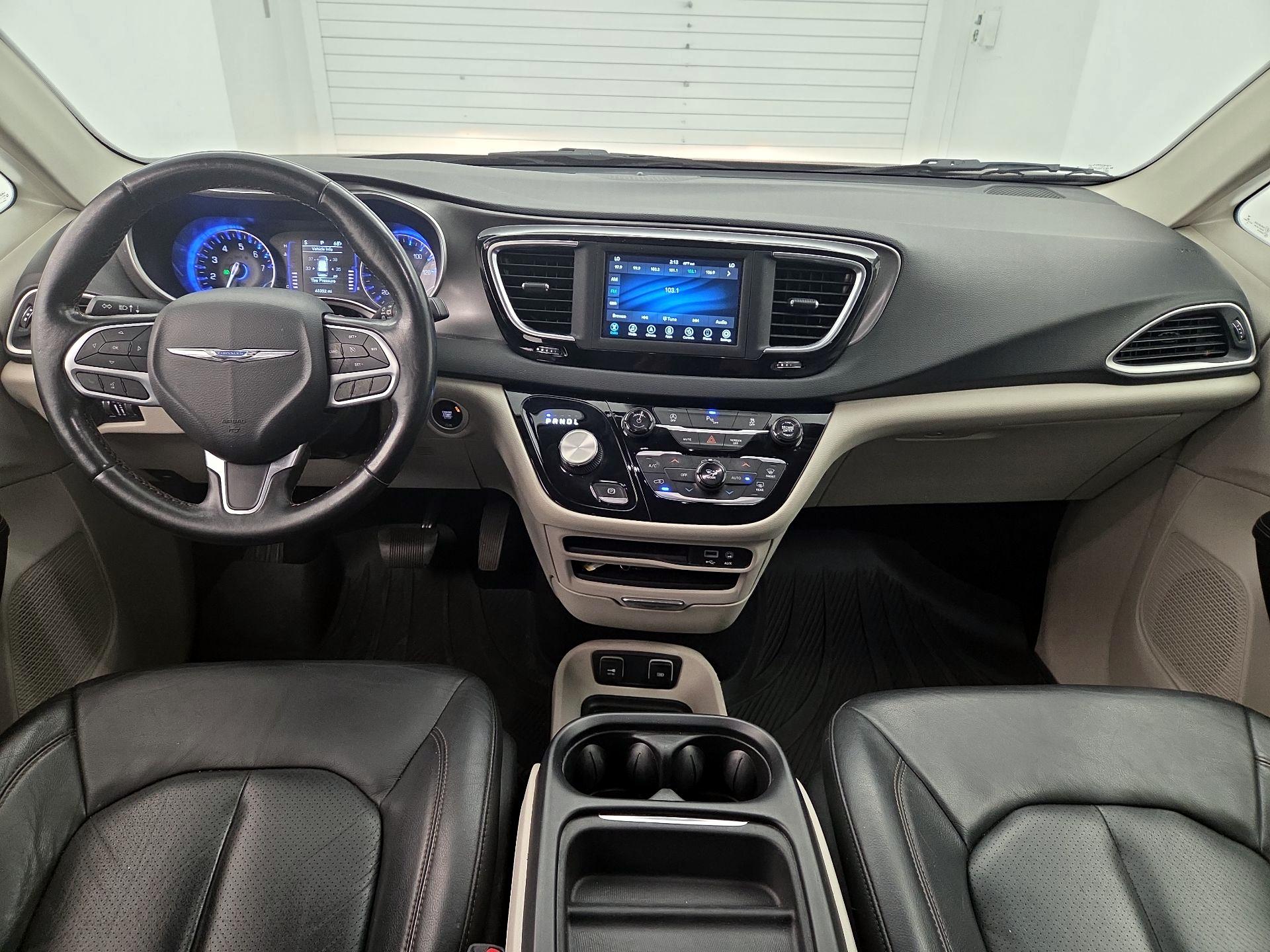 Thumbnail: 2020 Chrysler Pacifica - 9