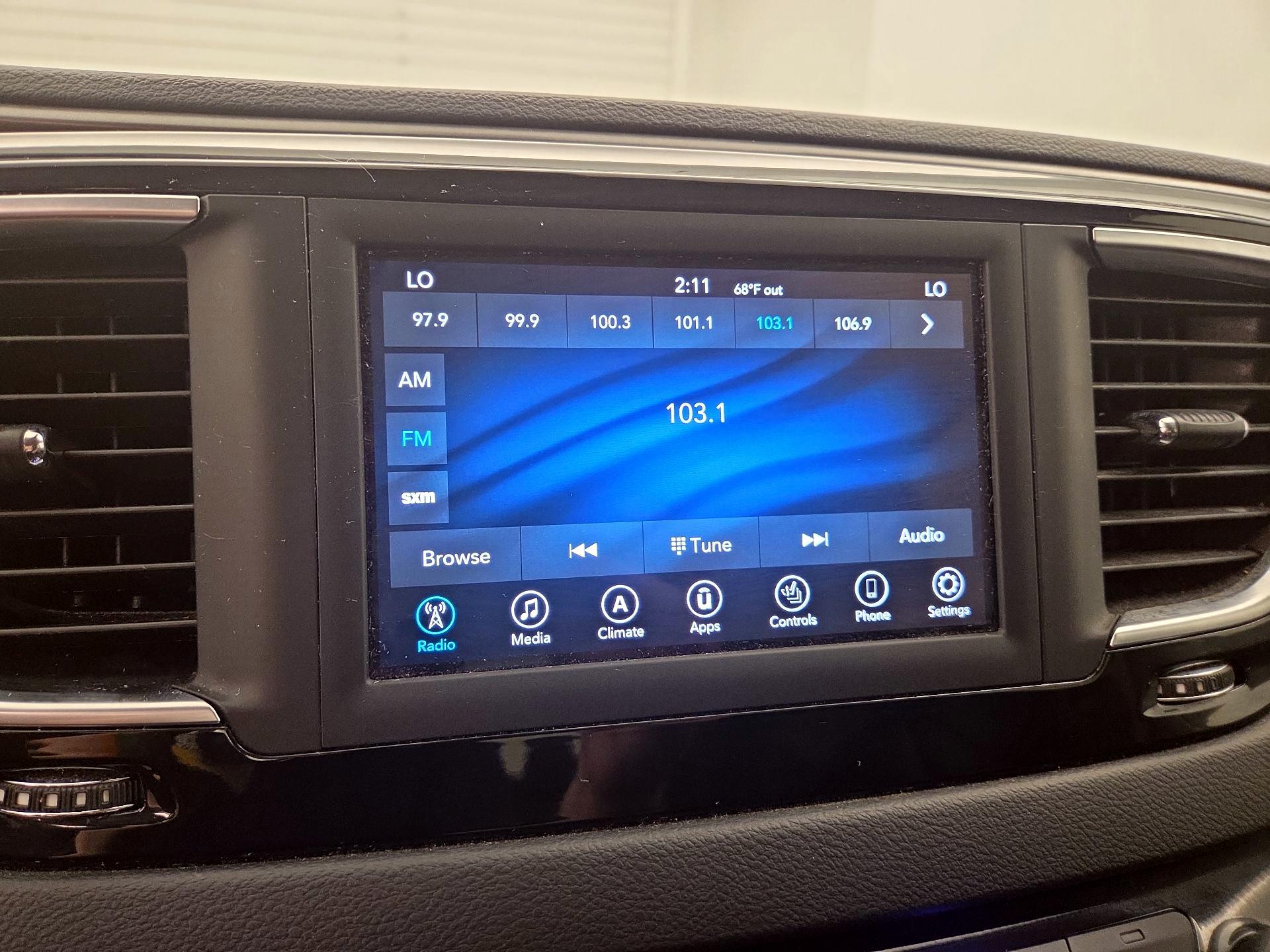 Thumbnail: 2020 Chrysler Pacifica - 15