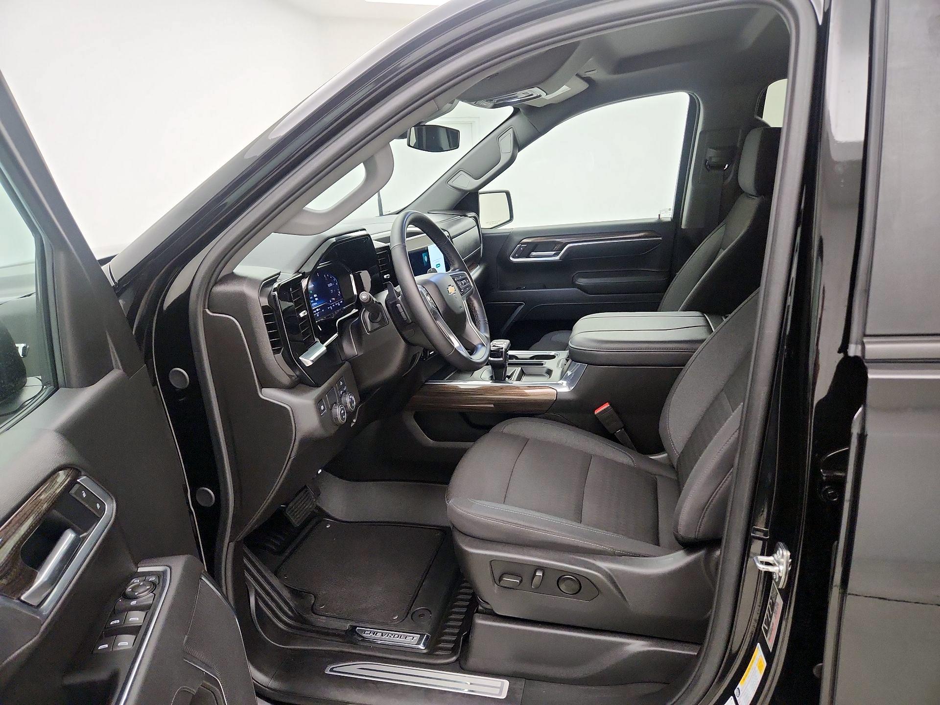Thumbnail: 2025 Chevrolet Silverado 1500 - 11